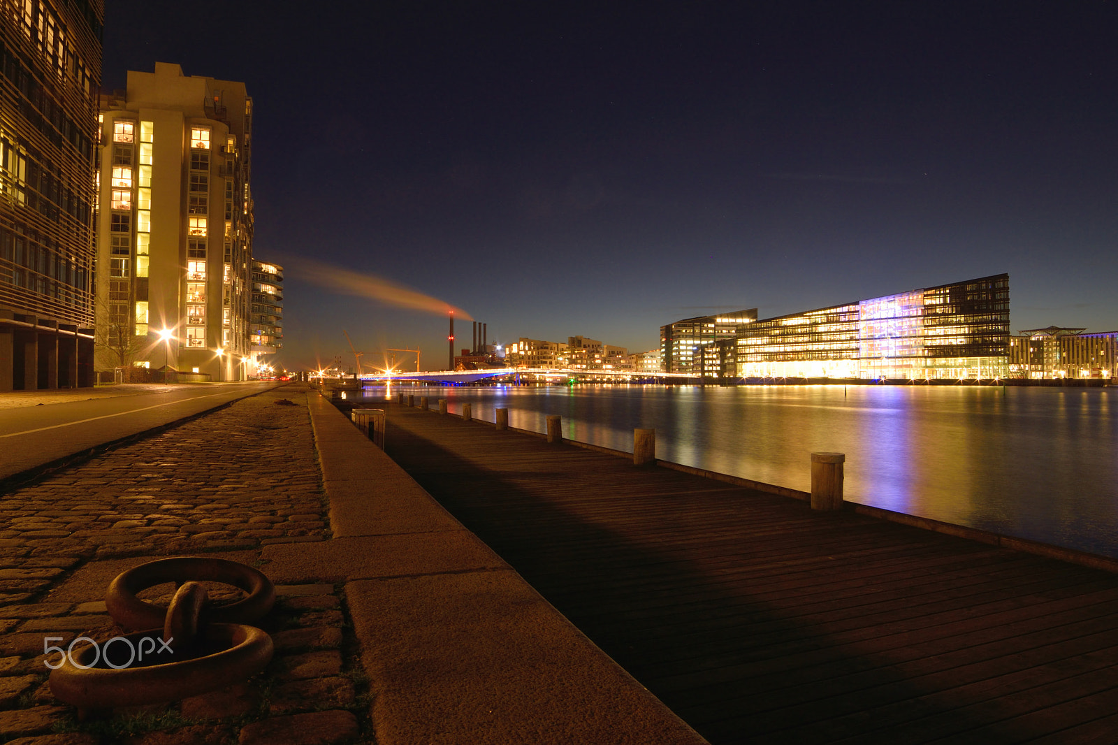 Samyang 14mm F2.8 ED AS IF UMC sample photo. Islands brygge by night photography