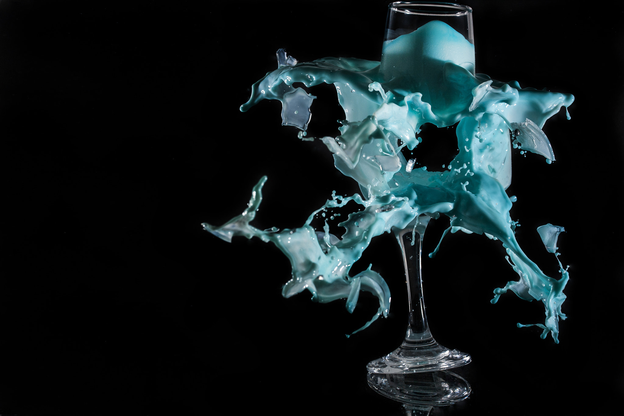 Canon EF-S 60mm F2.8 Macro USM sample photo. Shattered photography
