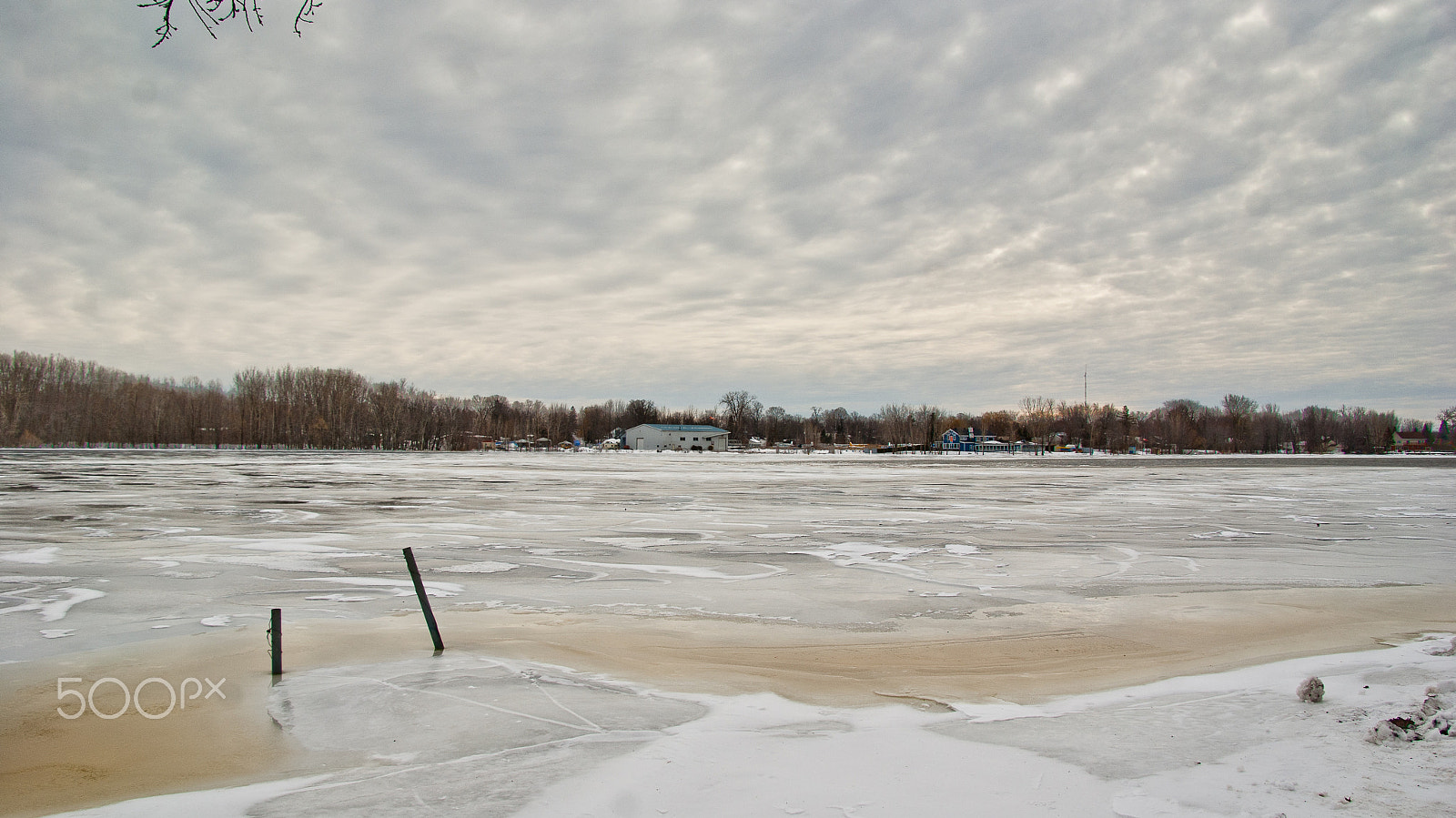 Sony Alpha DSLR-A330 sample photo. Freezing lake photography