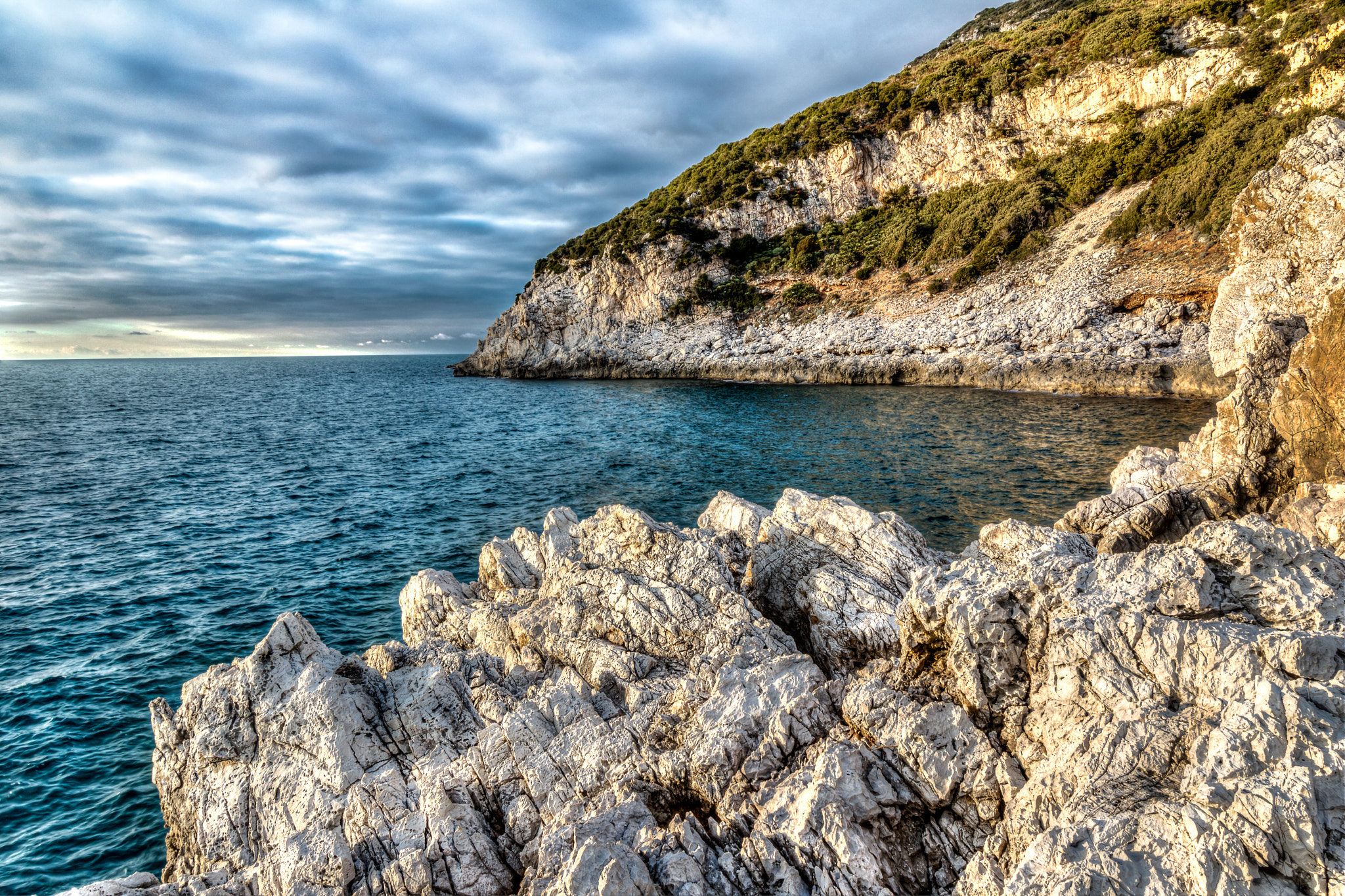 Canon EF-S 10-18mm F4.5–5.6 IS STM sample photo. Mare d'inverno al circeo photography