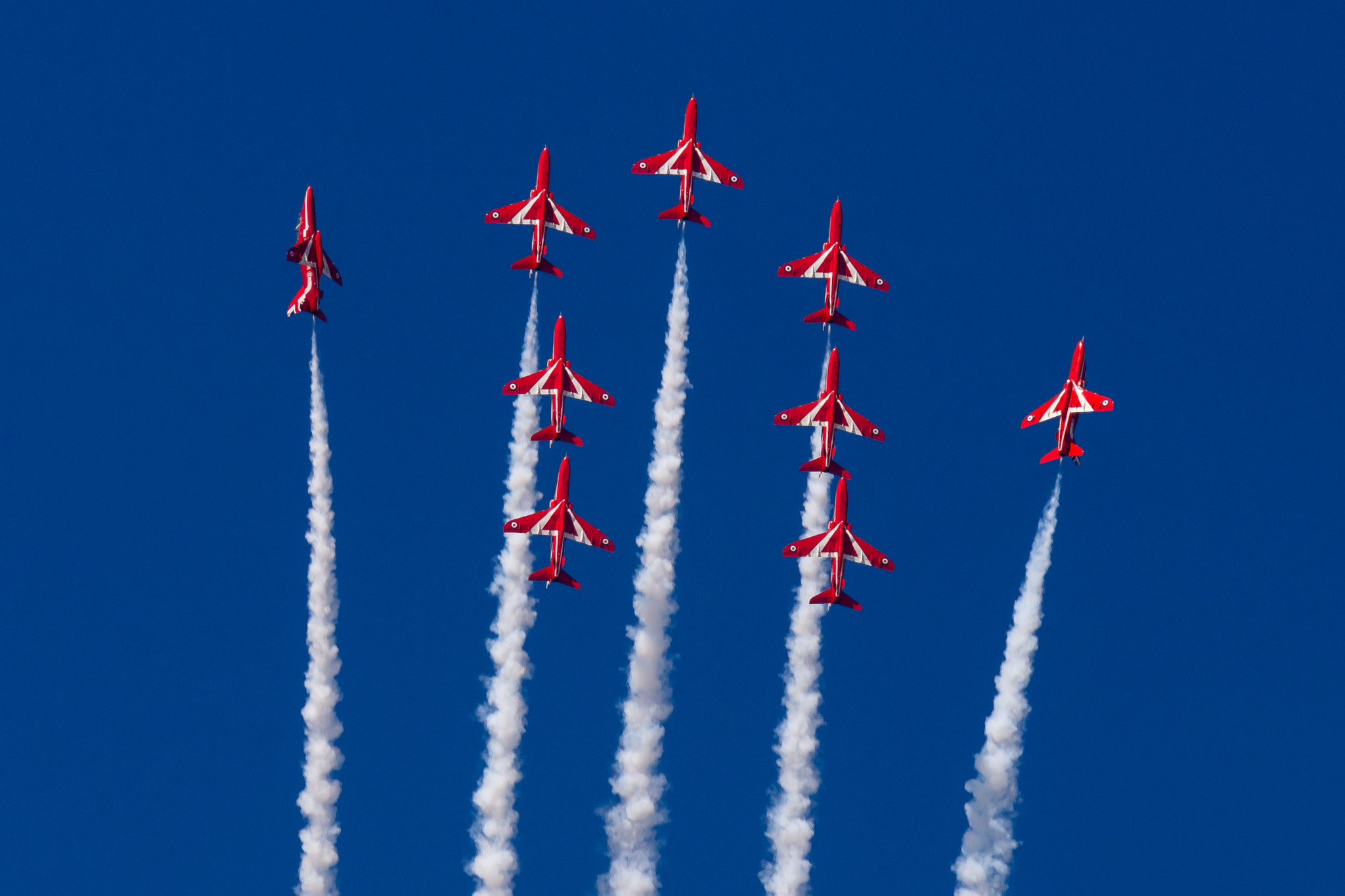 Sony 70-300mm F4.5-5.6 G SSM sample photo. Red arrows spread photography