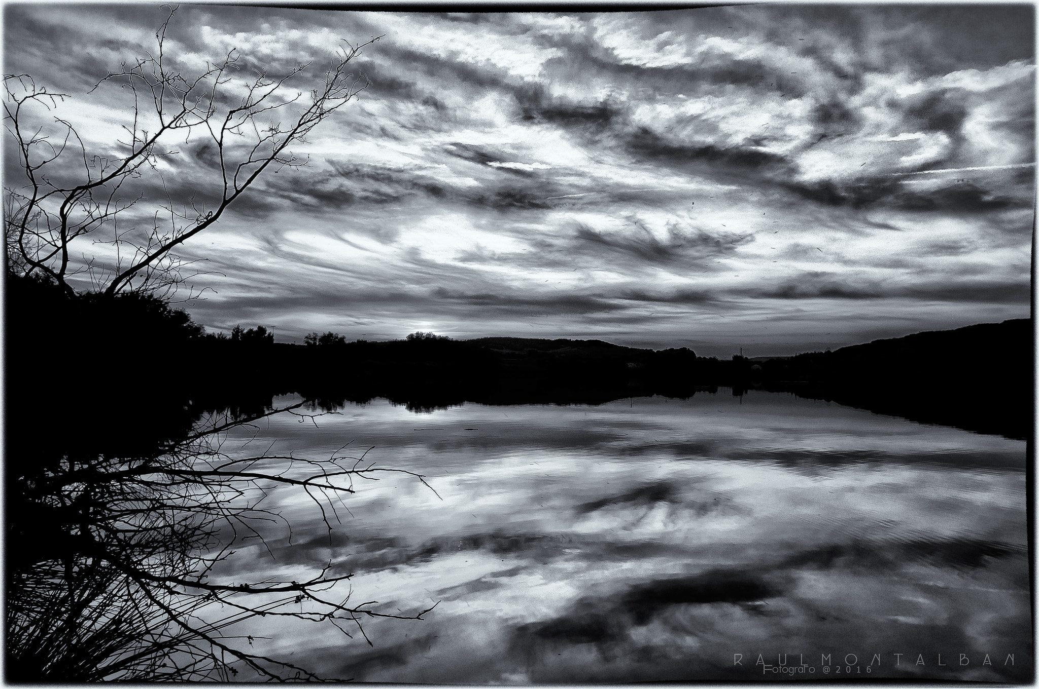 Nikon D300 + Sigma 17-35mm F2.8-4 EX Aspherical sample photo. ..atardece en rivas... photography