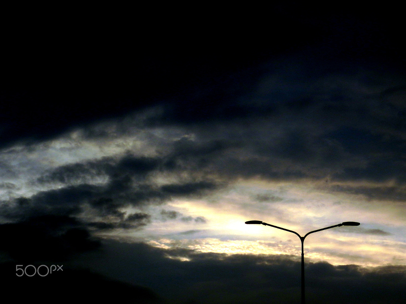 Olympus SZ-20 sample photo. Waiting photography