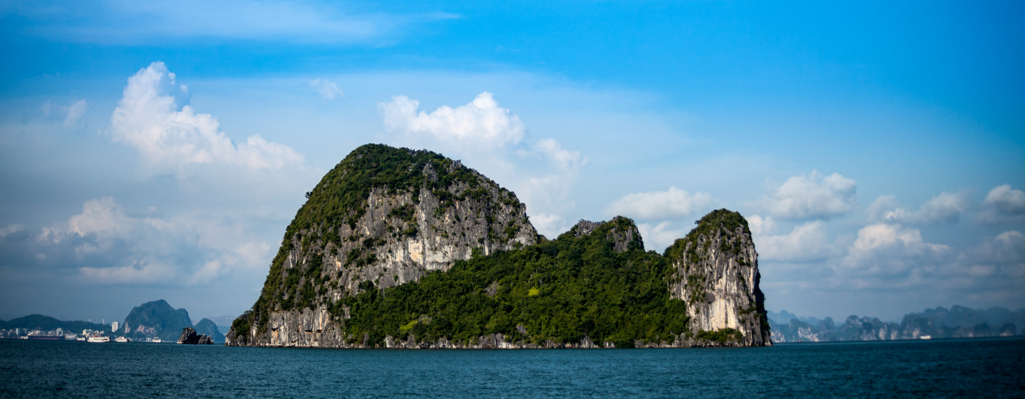 Canon EF 75-300mm F4.0-5.6 IS USM sample photo. Hulong bay turtle rock photography