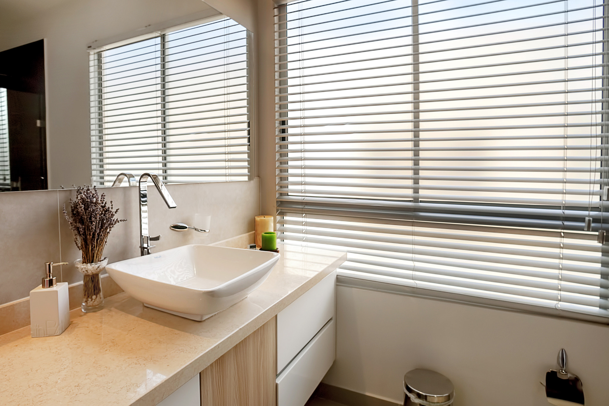 Canon EF 14mm F2.8L USM sample photo. Bathroom cali photography