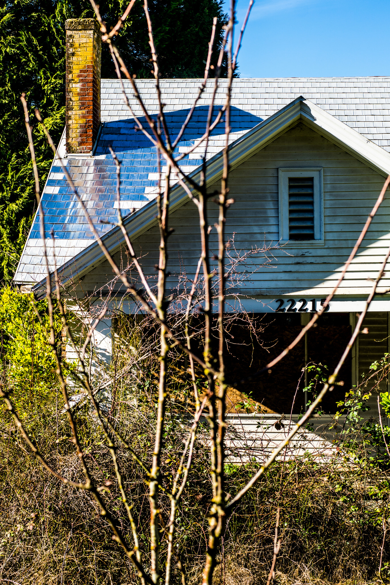 Sony ILCA-77M2 + Minolta AF 50mm F1.4 [New] sample photo. Abandoned house boarded photography