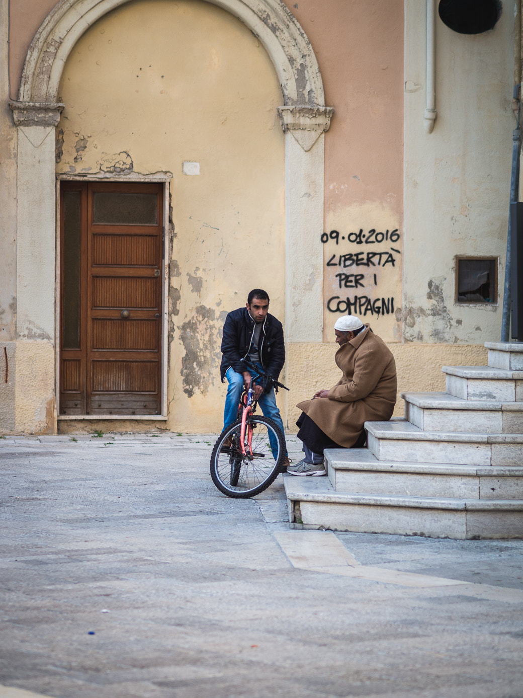 Olympus OM-D E-M10 + Olympus M.Zuiko Digital ED 75mm F1.8 sample photo. Lecce #83 photography