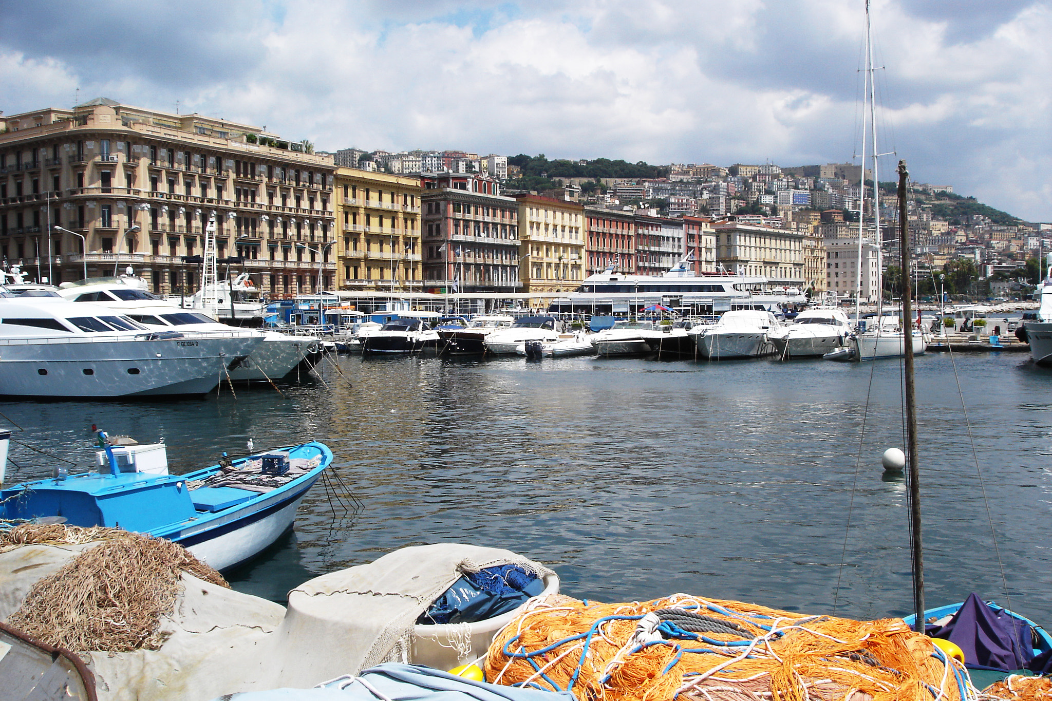 Sony DSC-P120 sample photo. Naples harbour (1) photography