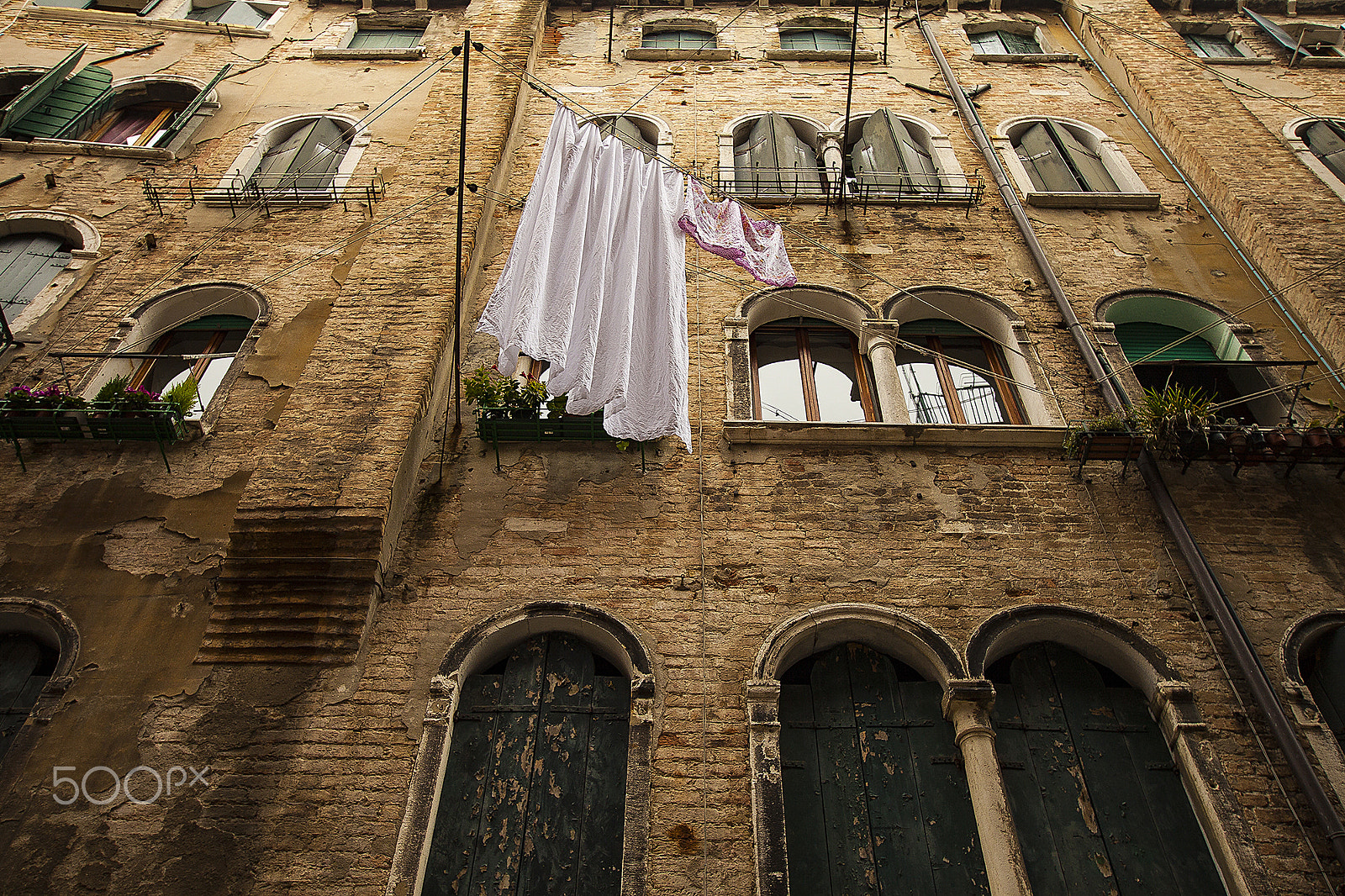 Sigma 10-20mm F3.5 EX DC HSM sample photo. Clothes dryer photography