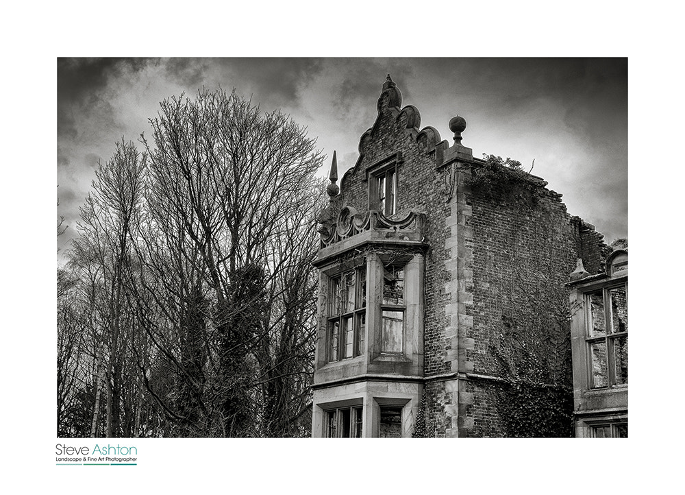 Fujifilm X-Pro1 + Fujifilm XF 16-55mm F2.8 R LM WR sample photo. Bank hall photography