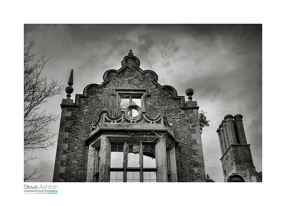 Fujifilm X-Pro1 + Fujifilm XF 16-55mm F2.8 R LM WR sample photo. Bank hall photography