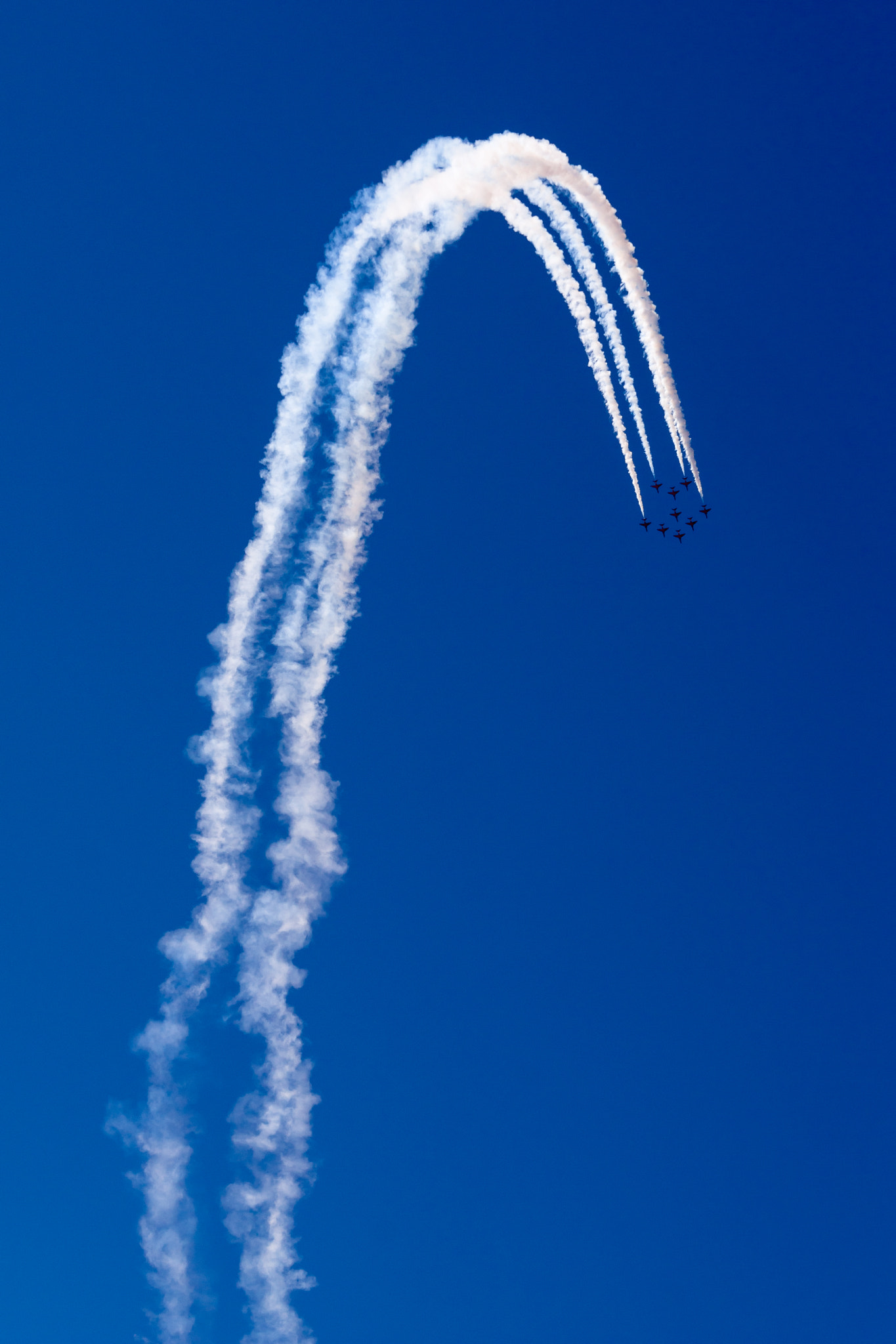 Sony 70-300mm F4.5-5.6 G SSM sample photo. Red arrows arc photography