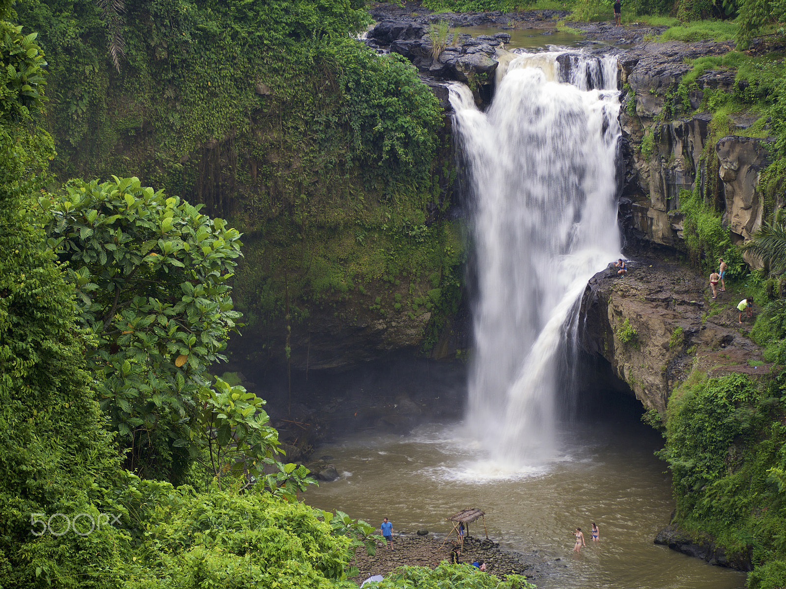 Panasonic Lumix G Vario 45-200mm F4-5.6 OIS sample photo. Tegenungan waterfall photography