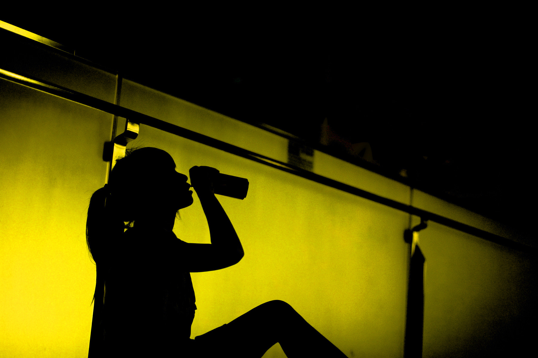 Canon EOS-1Ds + Canon EF 50mm F1.2L USM sample photo. Girl in night photography