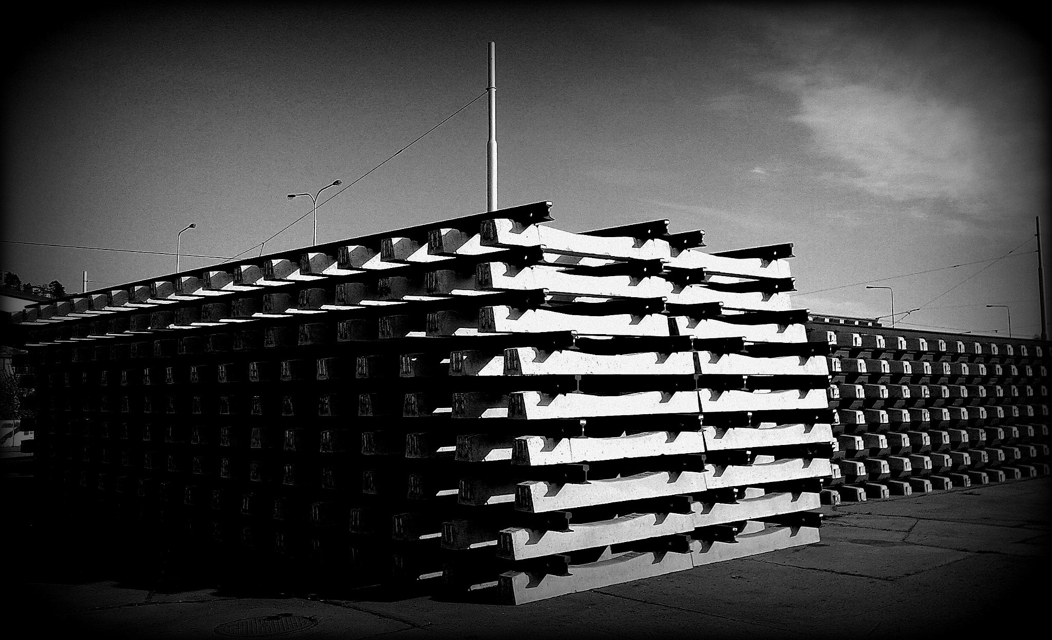 Samsung GT-S5610 sample photo. Black and white photography