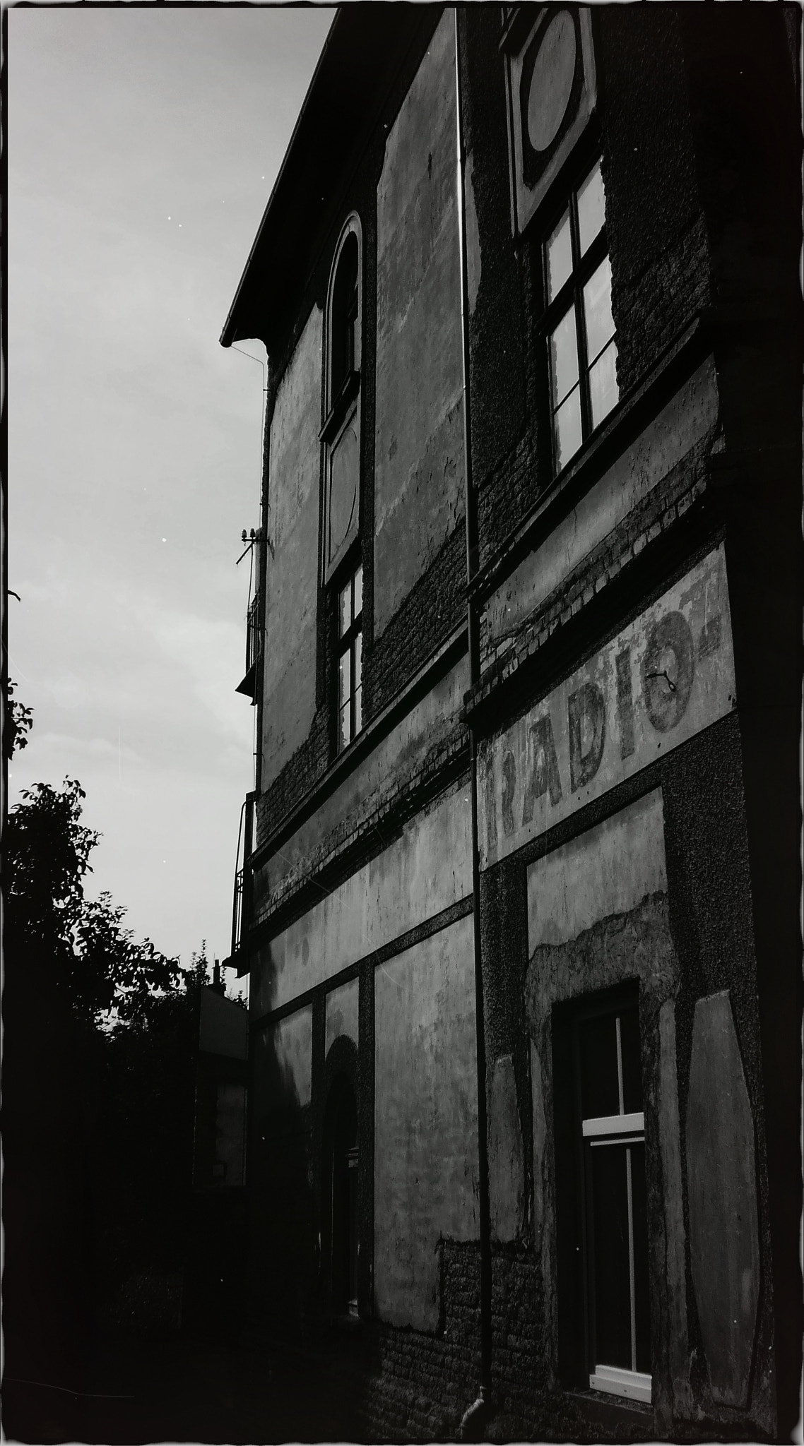 Olympus T105,T100,X36 sample photo. Black and white photography