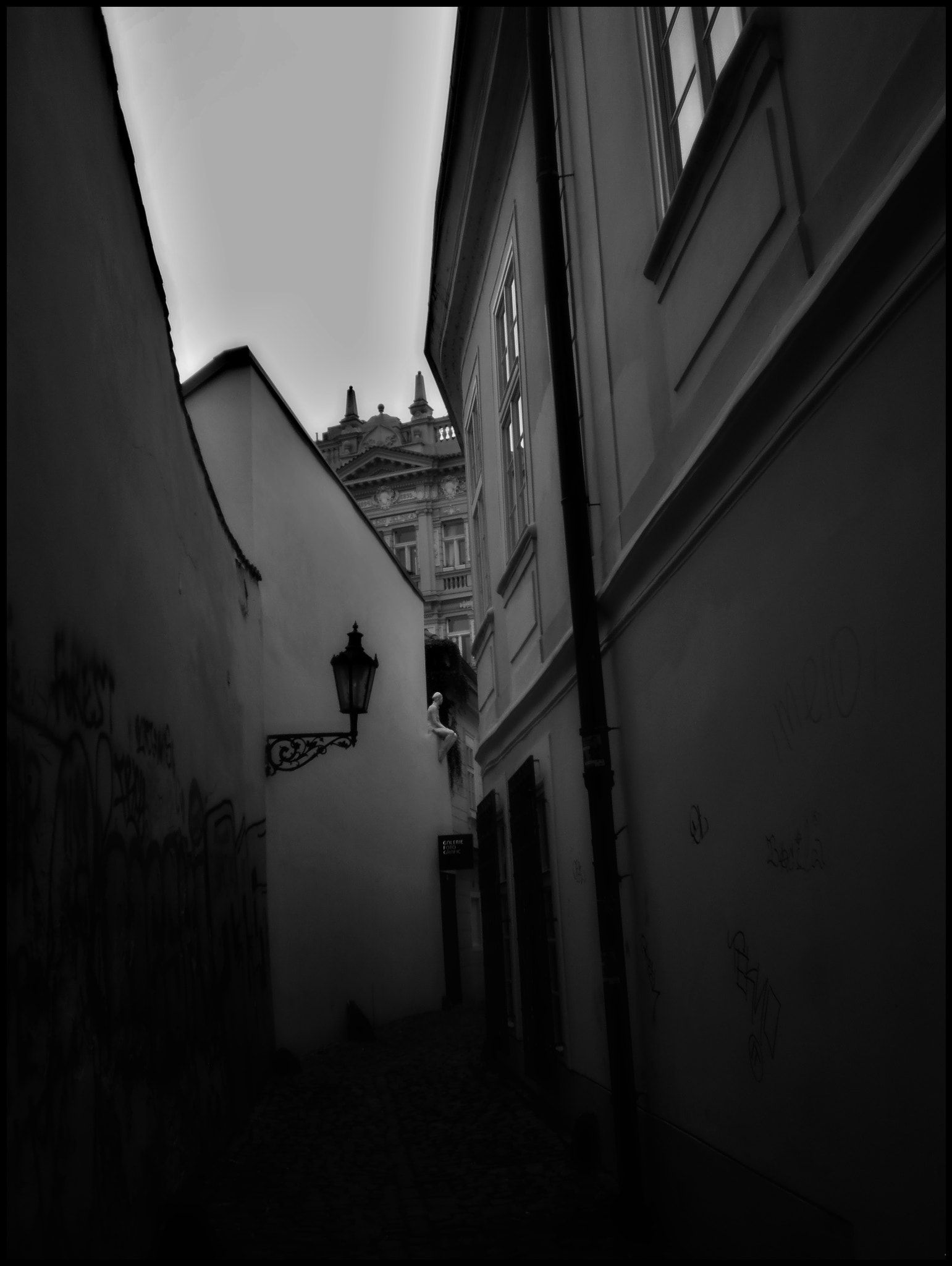 Olympus T105,T100,X36 sample photo. Black and white photography