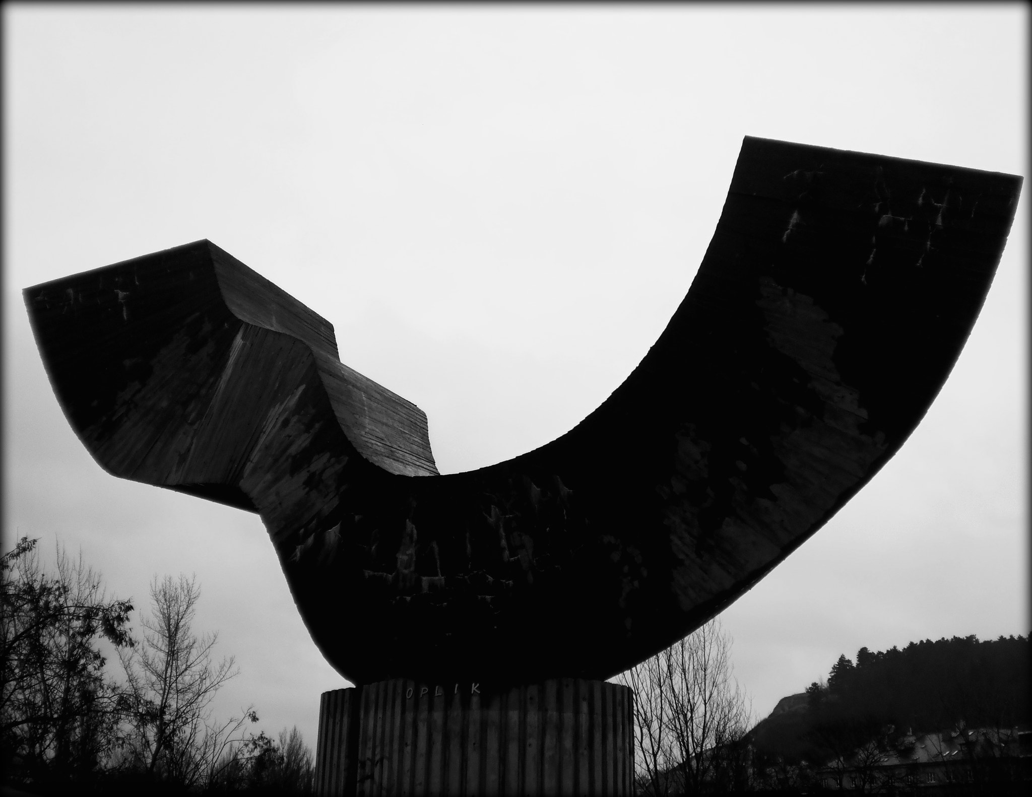 Olympus T105,T100,X36 sample photo. Black and white photography