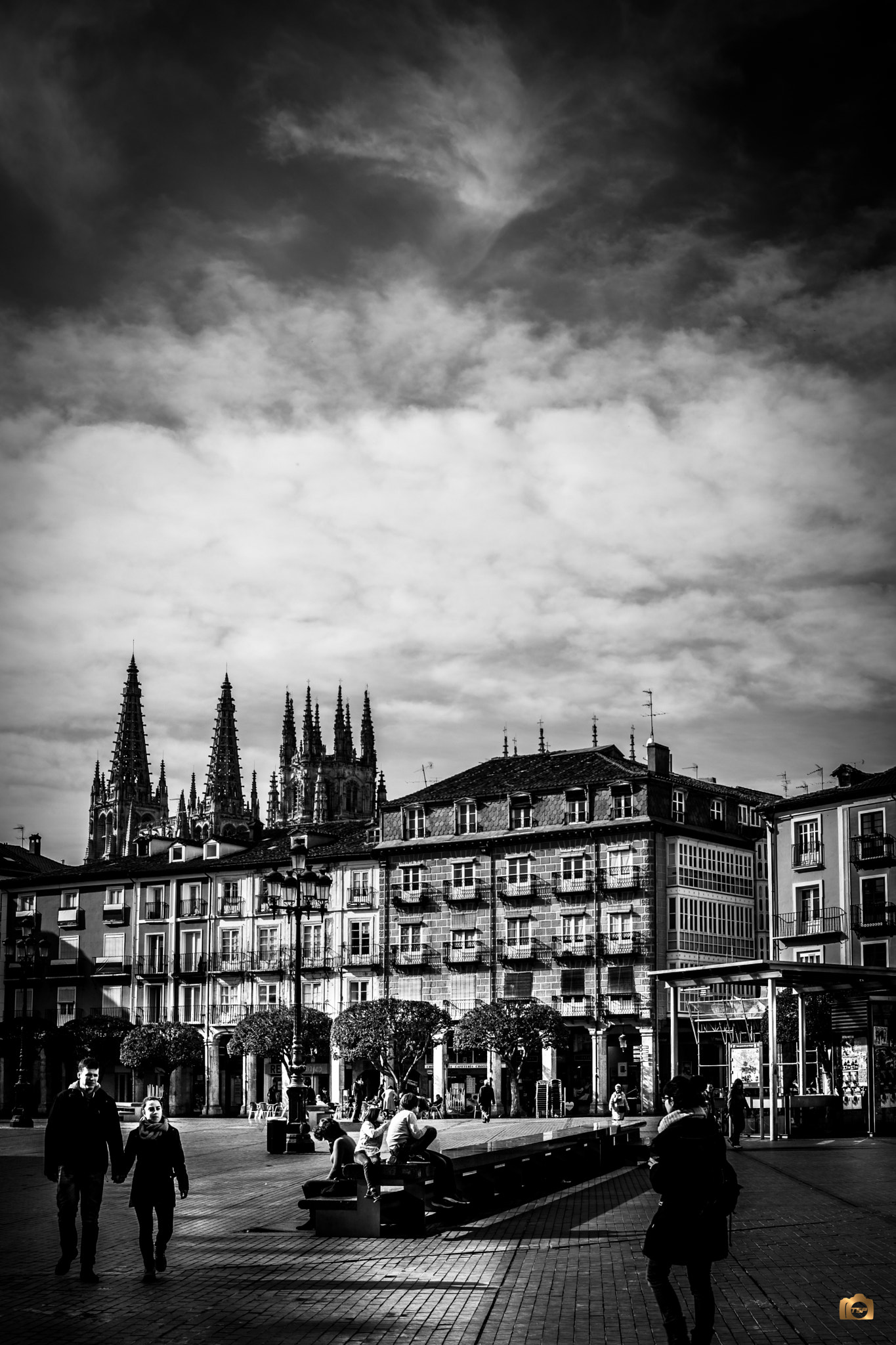 AF Zoom-Nikkor 28-70mm f/3.5-4.5 sample photo. Urban series - the alleys of burgos photography