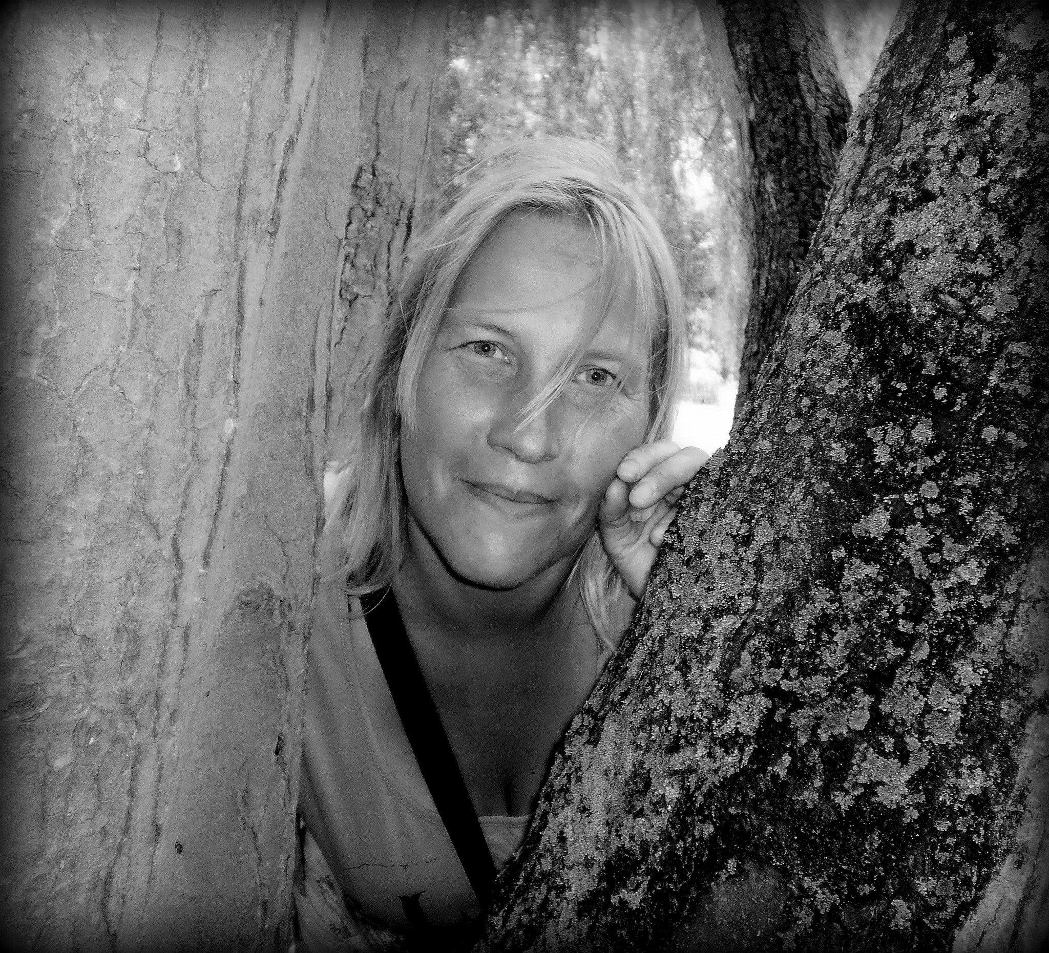 Olympus T105,T100,X36 sample photo. Black and white photography