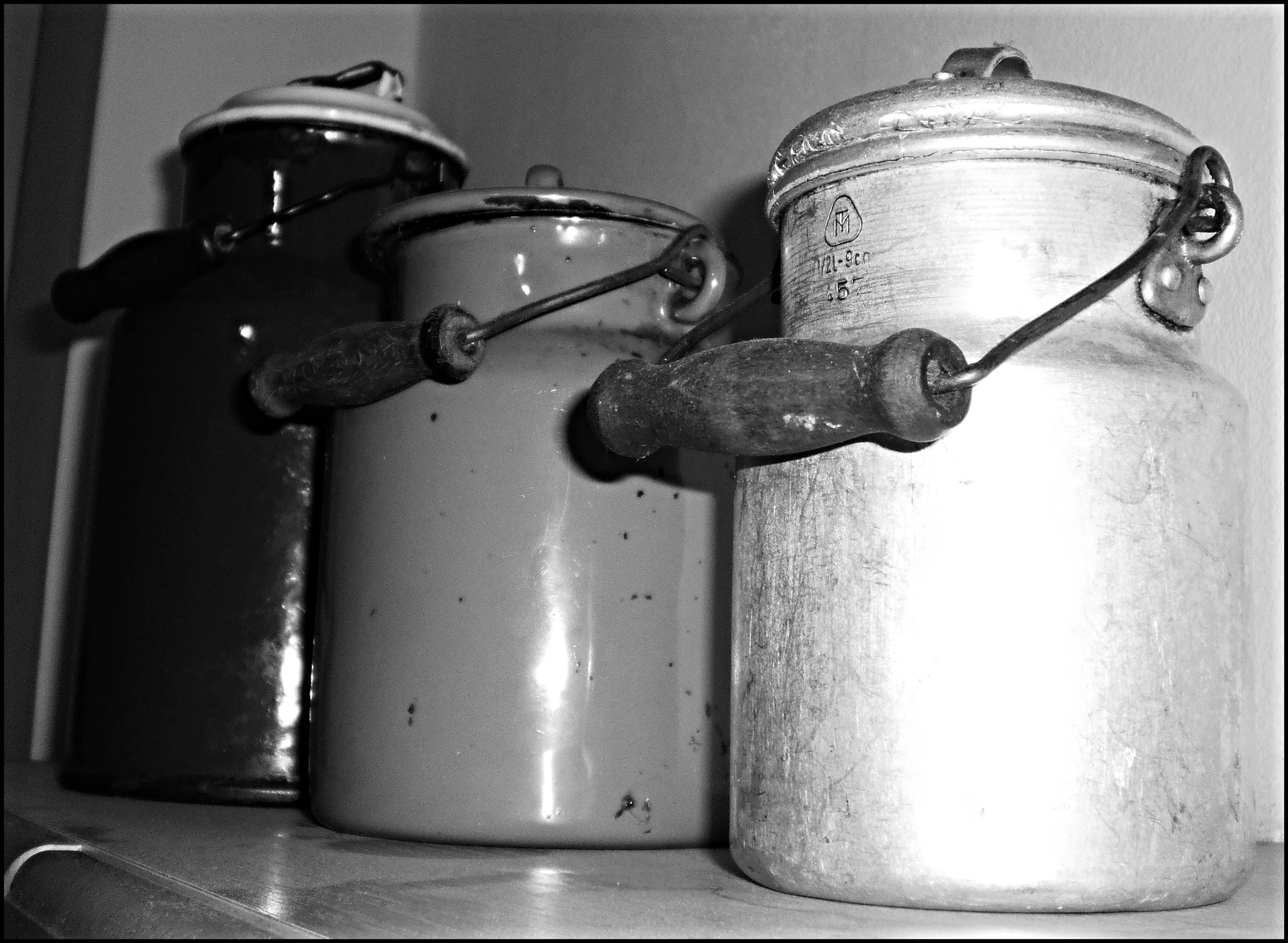 Olympus T105,T100,X36 sample photo. Black and white photography