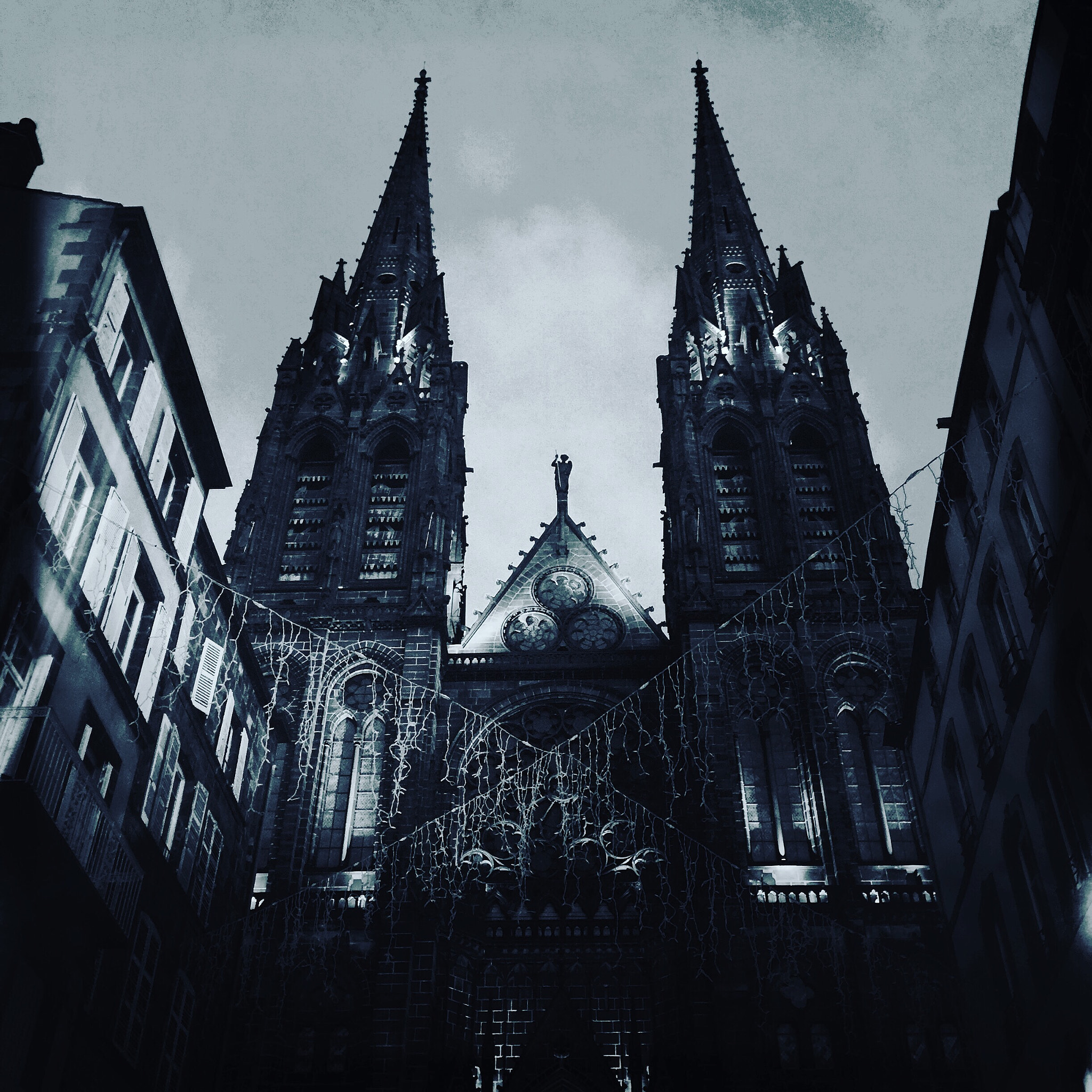 Hipstamatic 303 sample photo. Cathedral clermont ferrand photography