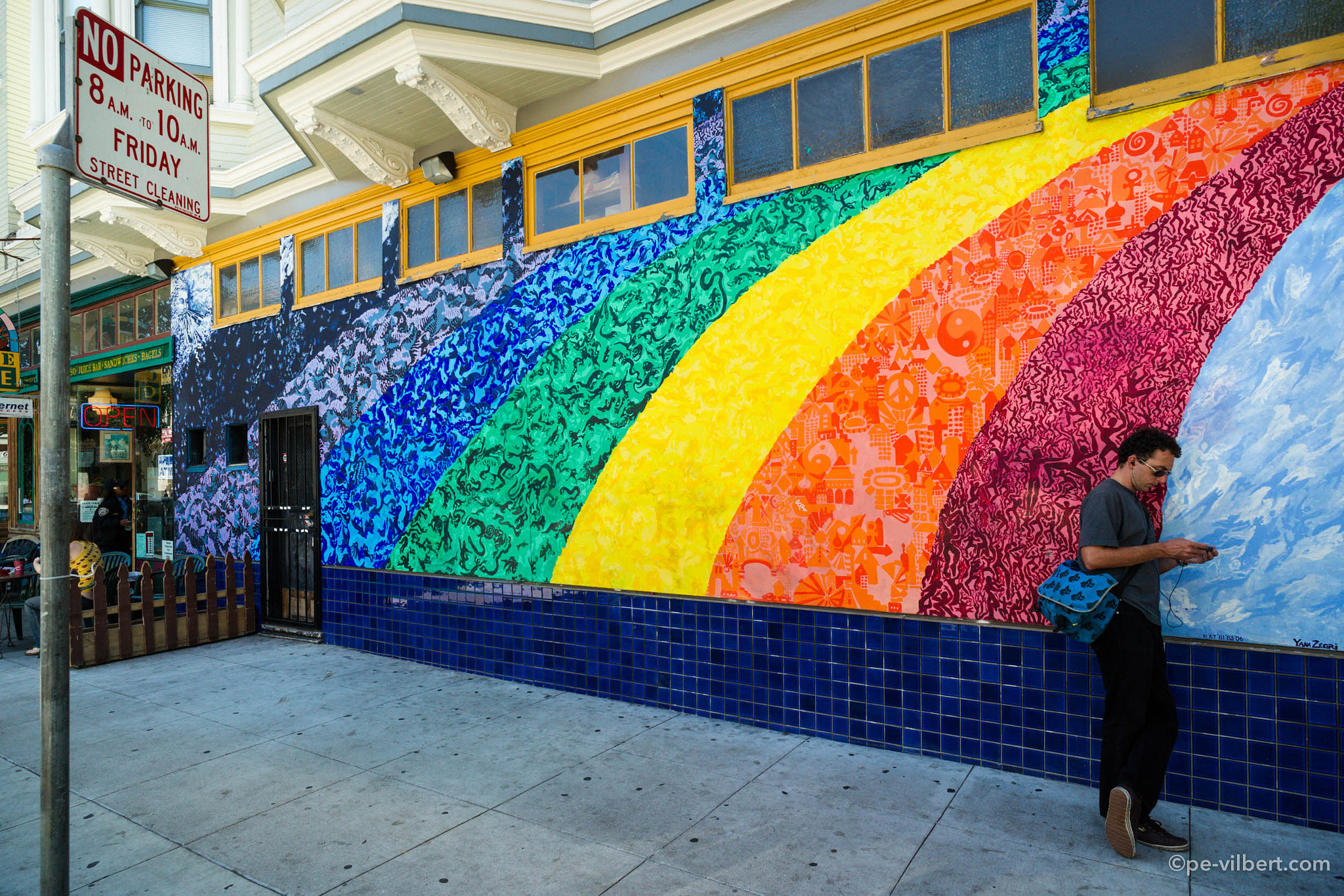 Sony Alpha DSLR-A850 + Sony 20mm F2.8 sample photo. Rainbow wall photography