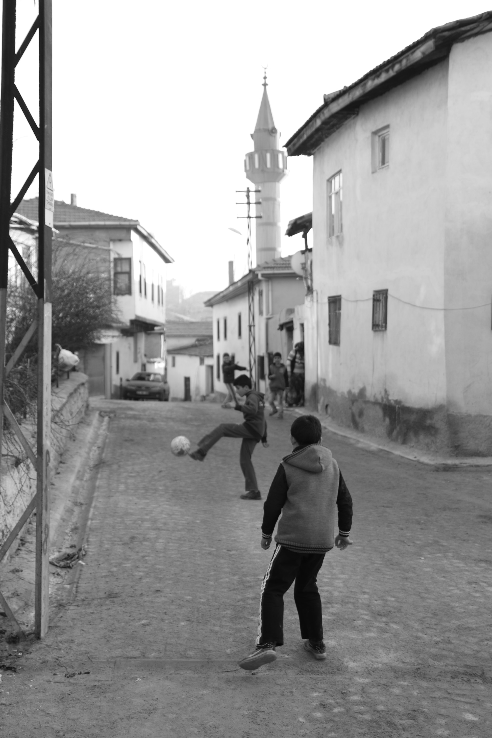 Tamron SP AF 17-50mm F2.8 XR Di II LD Aspherical (IF) sample photo. Street play photography