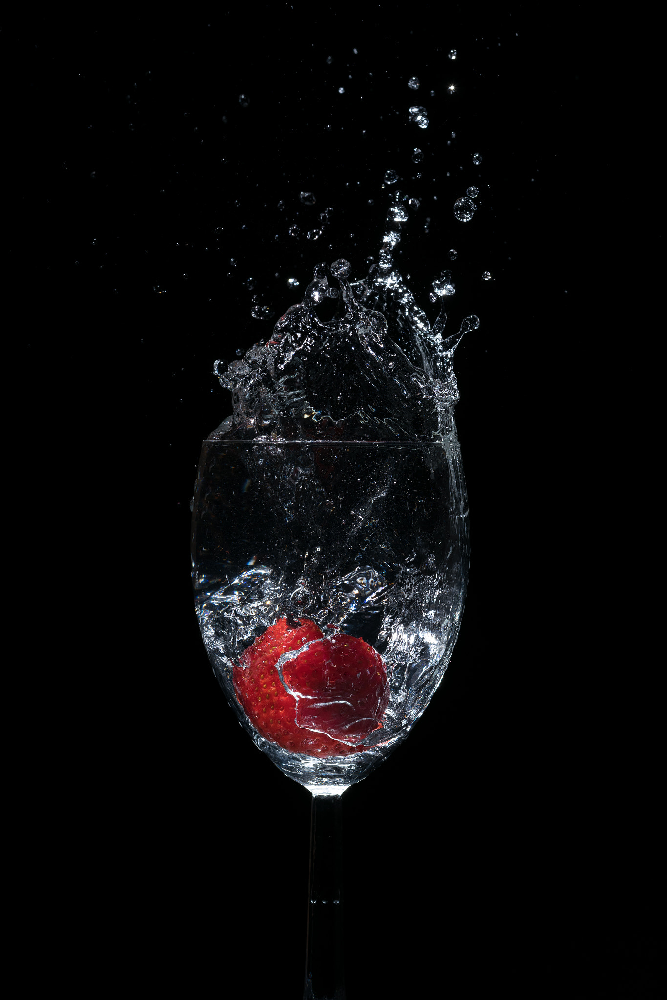 Sigma 50-150mm F2.8 EX APO DC OS HSM sample photo. Strawberry splash photography