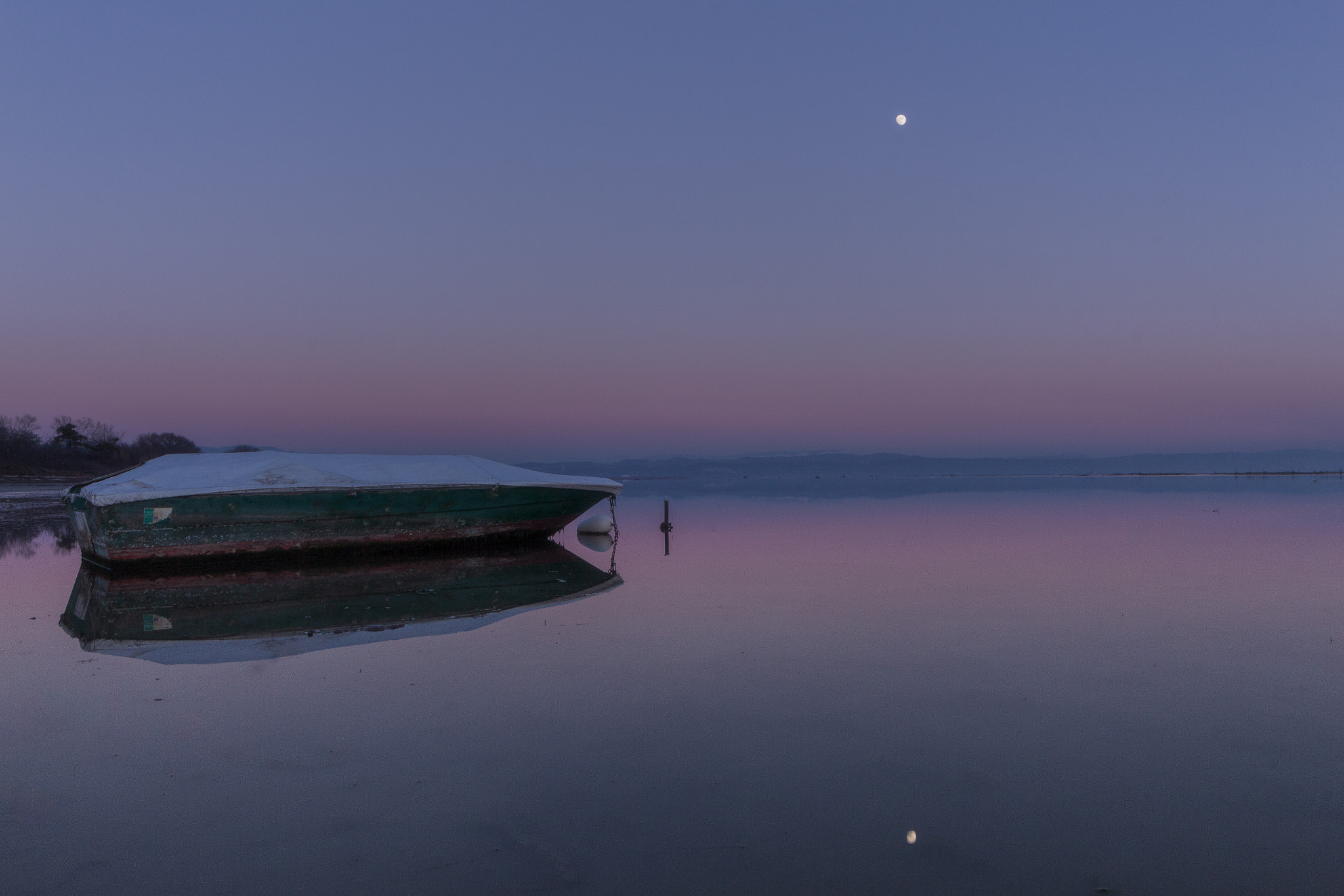 Sigma 8-16mm F4.5-5.6 DC HSM sample photo. Reflective calm photography