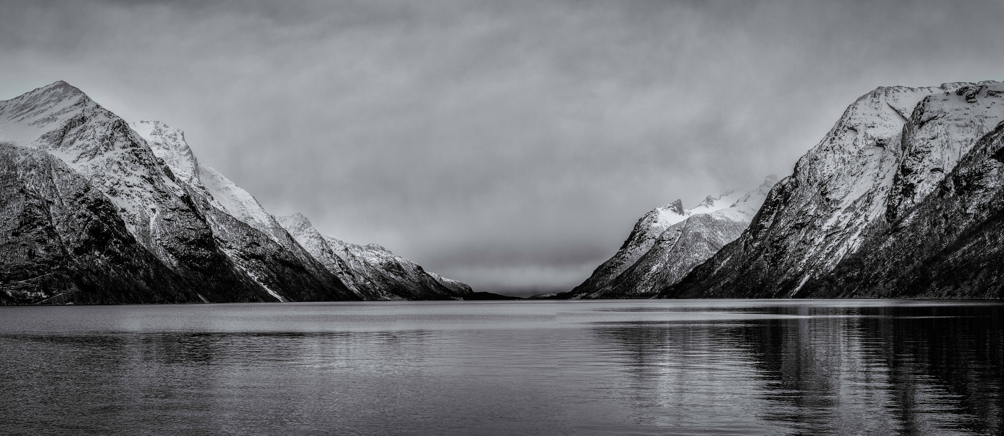 Canon EF 70-200mm F4L IS USM sample photo. Hjørundfjorden photography