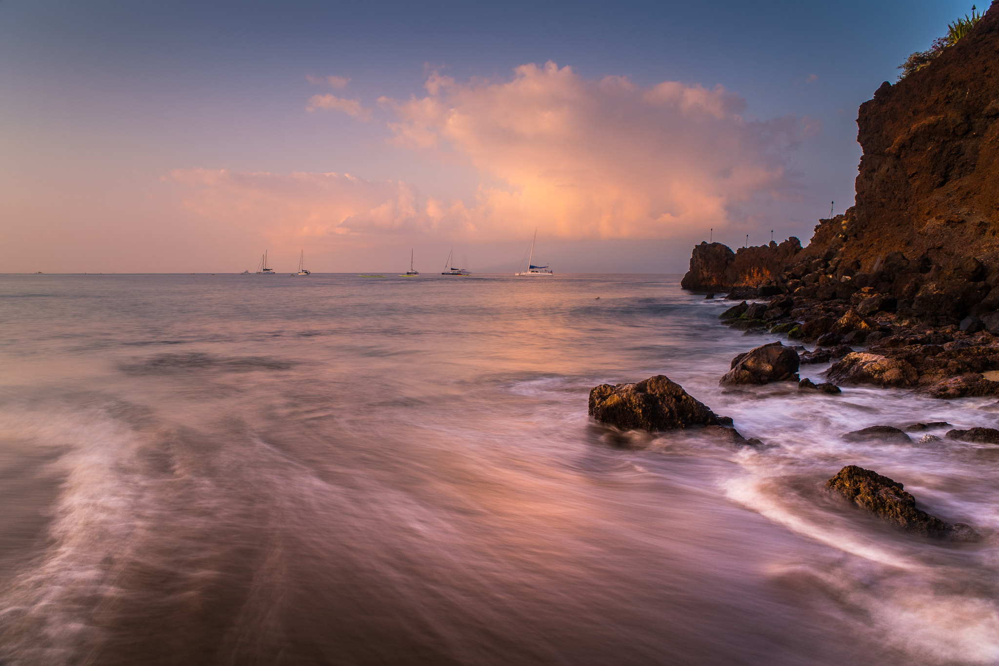 Nikon D750 + AF Nikkor 24mm f/2.8 sample photo. Wet feet at pu'u keka'a photography
