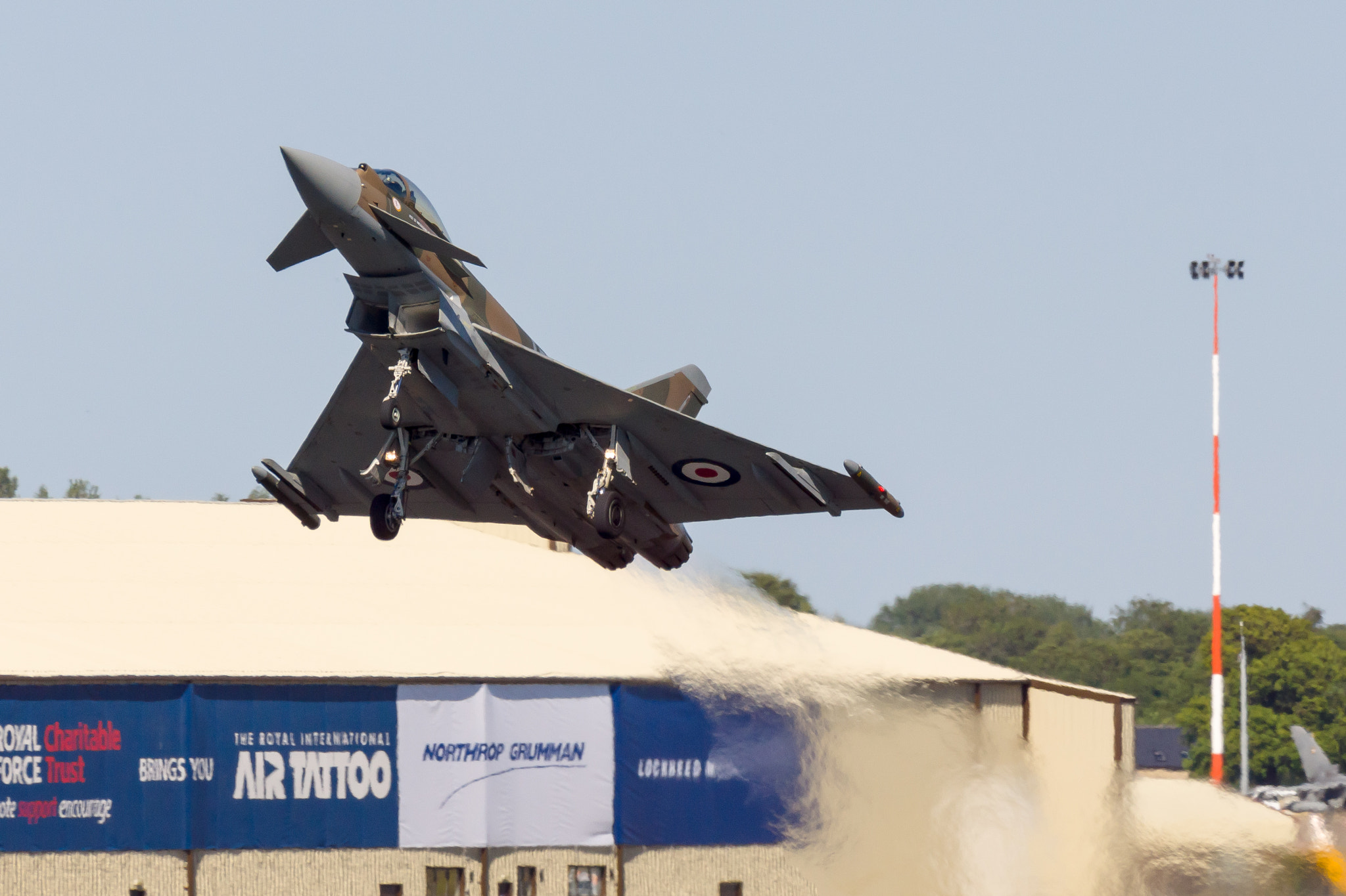 Sony 70-300mm F4.5-5.6 G SSM sample photo. Typhoon jelly photography