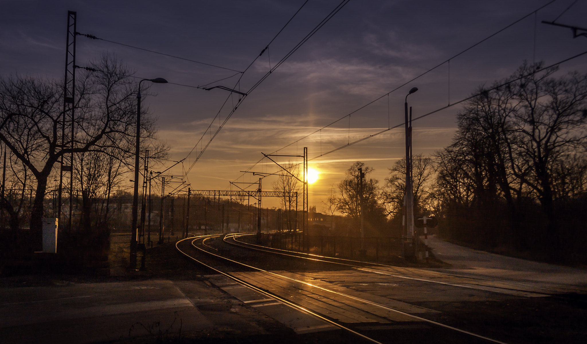 Canon EF-S 18-55mm F3.5-5.6 sample photo. Train tracks photography