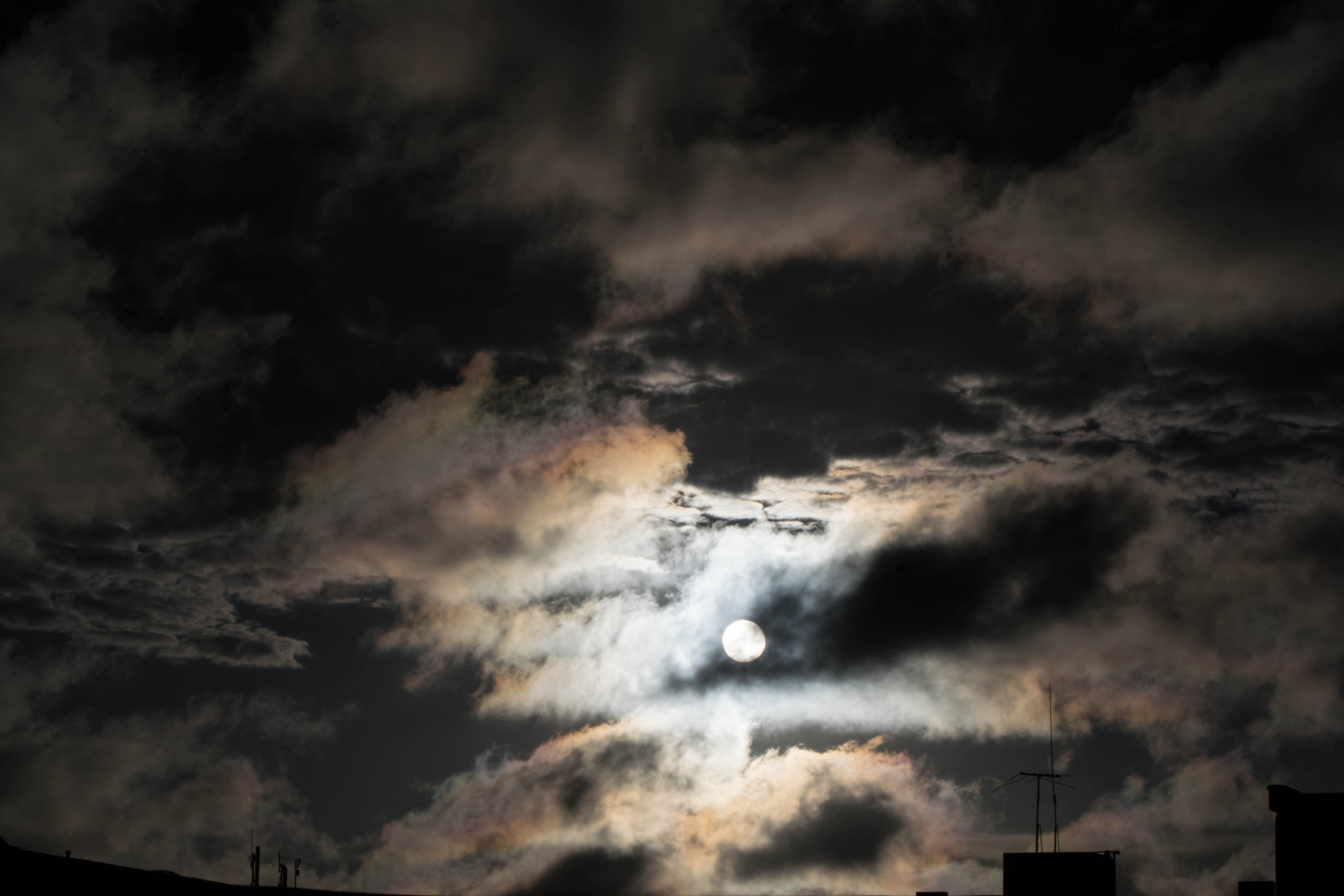 AF Zoom-Nikkor 35-80mm f/4-5.6D N sample photo. Nubes photography