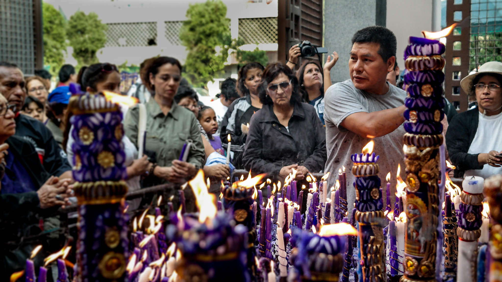 Samsung NX30 + NX 18-55mm F3.5-5.6 sample photo. Lord of candles photography
