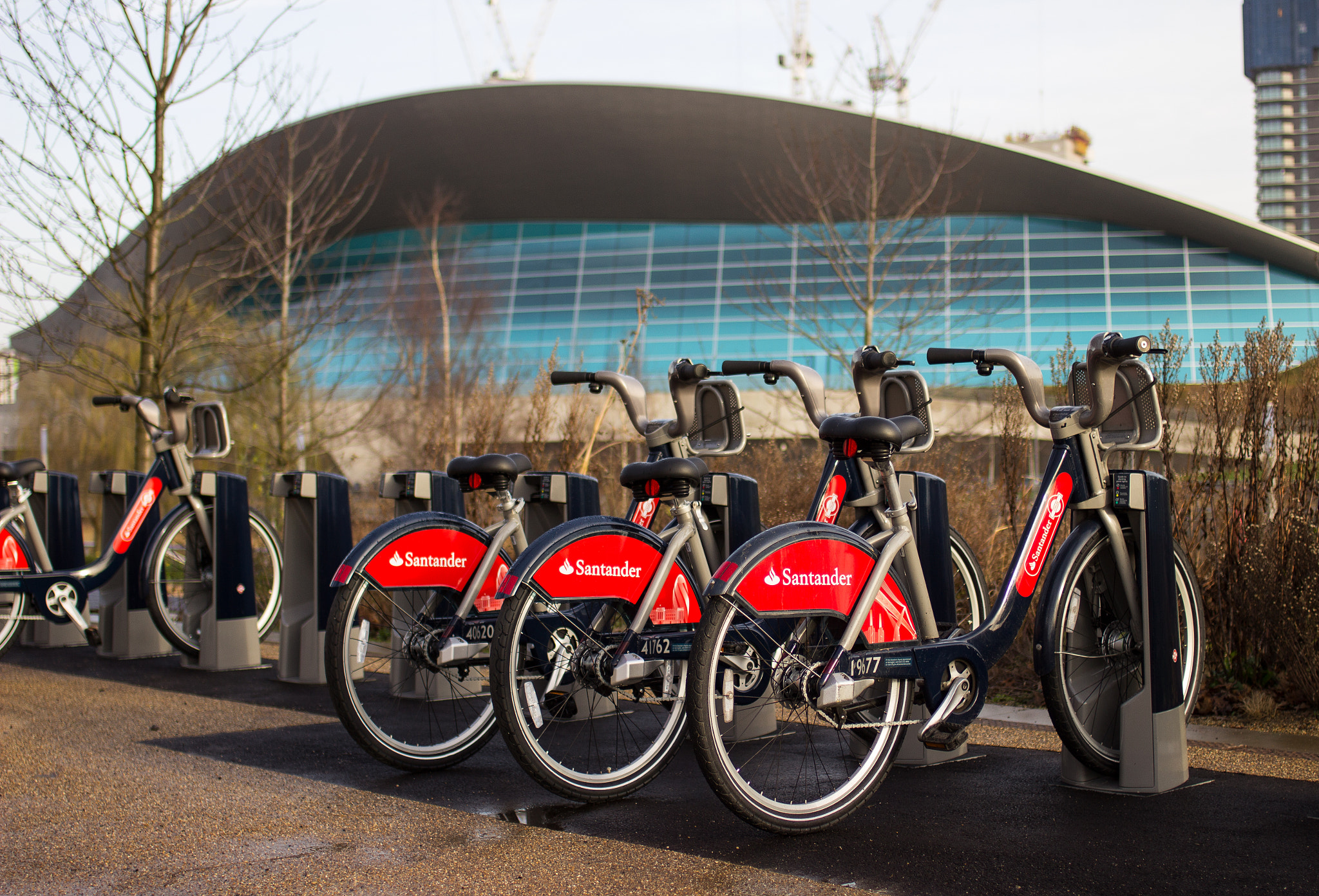Canon EOS 600D (Rebel EOS T3i / EOS Kiss X5) + Canon EF 35mm F2 sample photo. Boris bike docking station photography