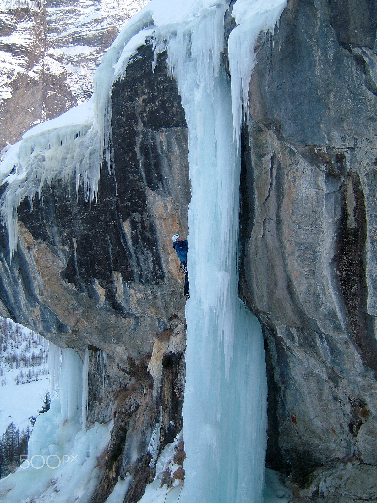Fujifilm FinePix F610 sample photo. Ice climbing photography