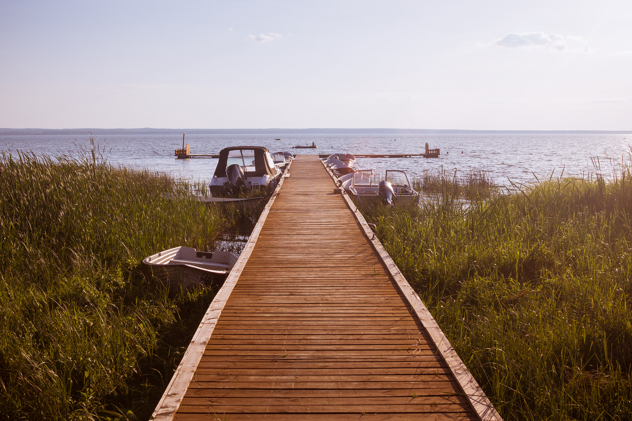 Canon EOS 600D (Rebel EOS T3i / EOS Kiss X5) + Canon EF 28-105mm f/3.5-4.5 USM sample photo. Pier in pereslavl photography