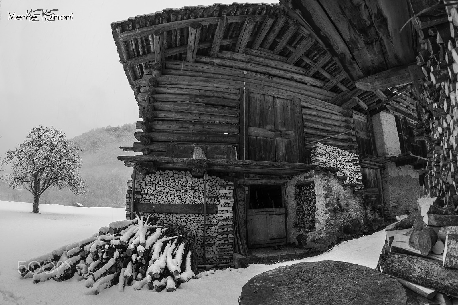 Nikon D5300 + Samyang 8mm F3.5 Aspherical IF MC Fisheye sample photo. Snow &amp; wood-cold &amp; hot photography