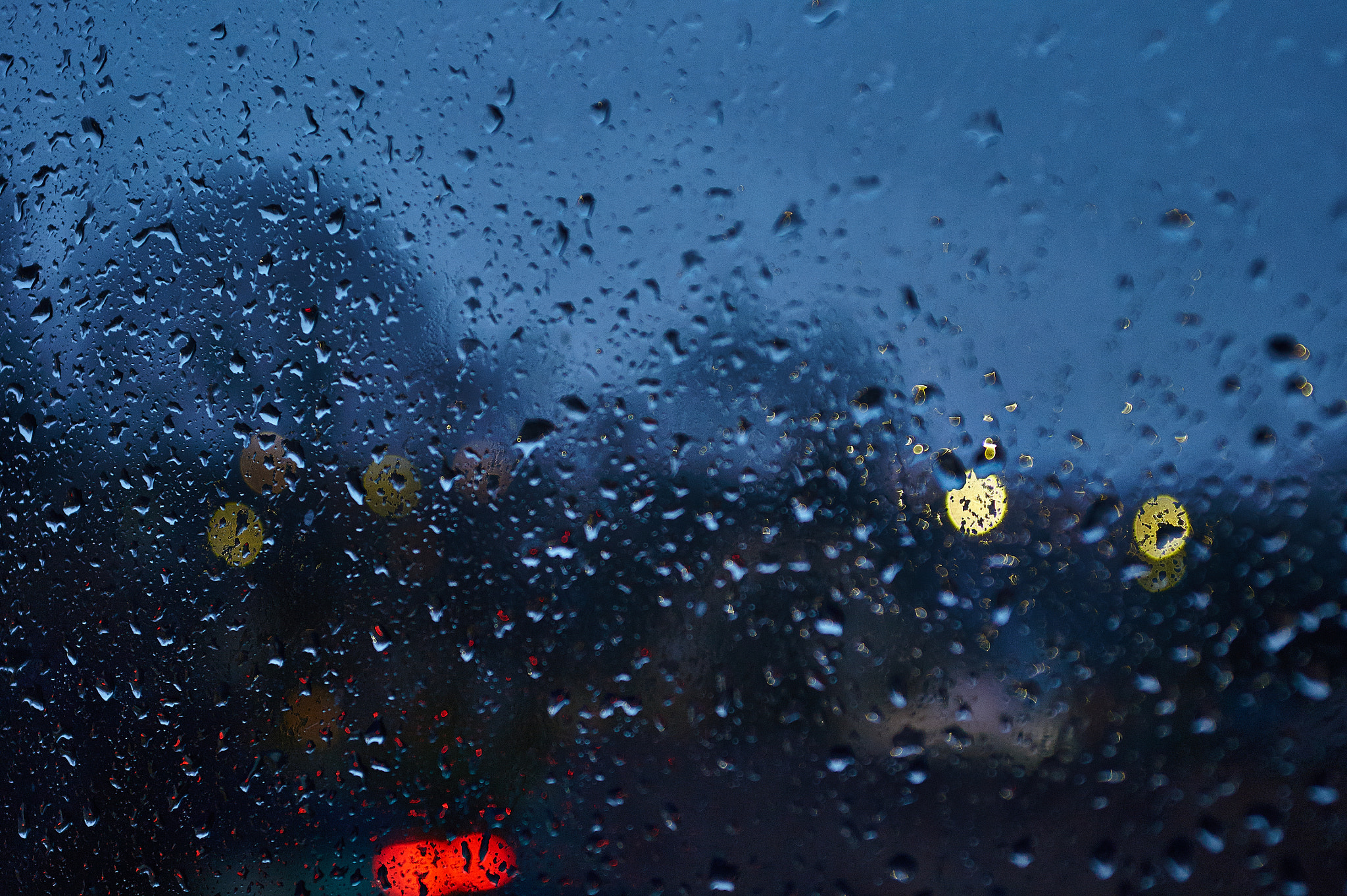 Sony SLT-A33 + 35-70mm F4 sample photo. Raindrops on a window photography