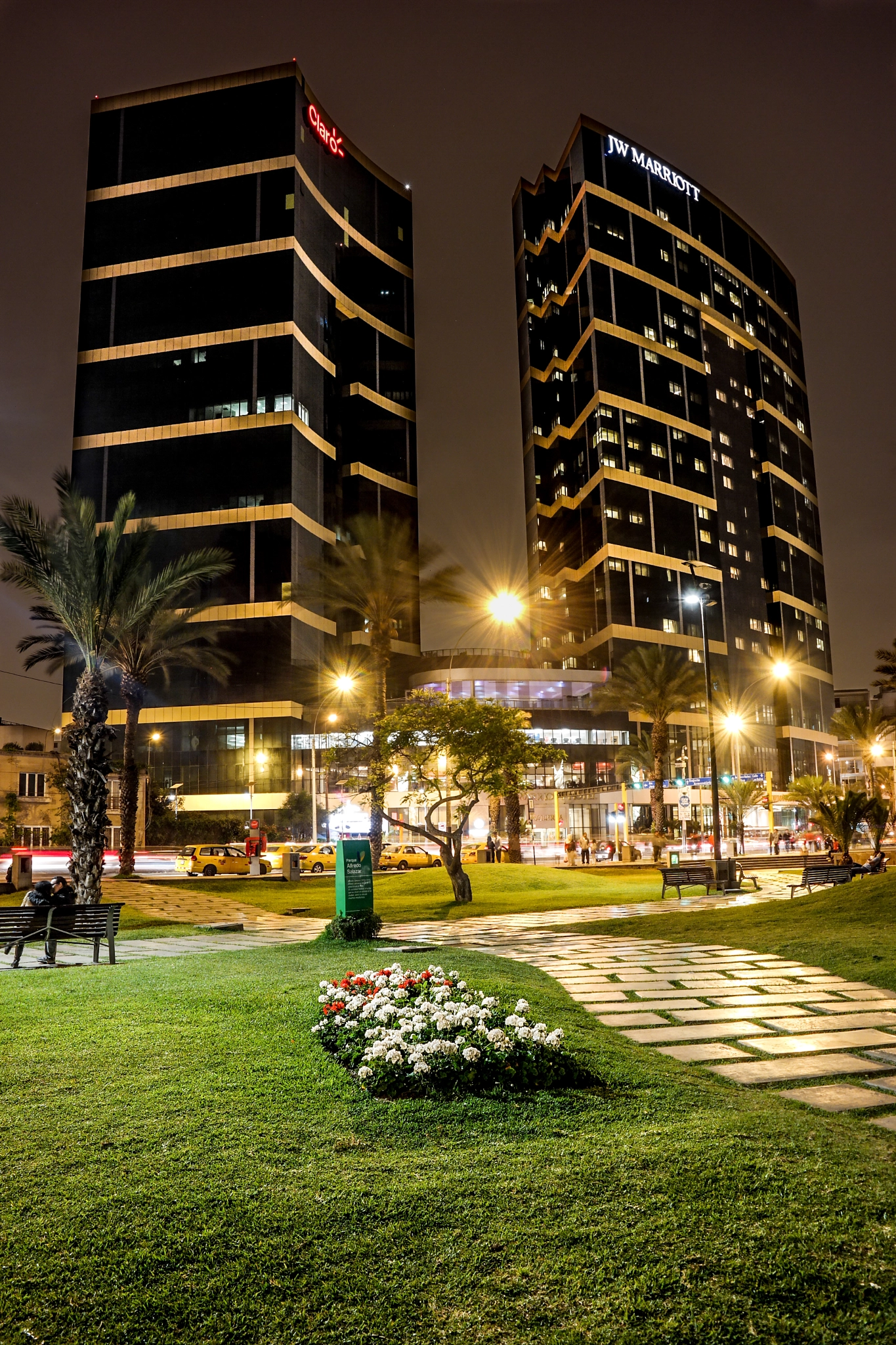 Samsung NX30 + NX 18-55mm F3.5-5.6 sample photo. Marriott, lima photography
