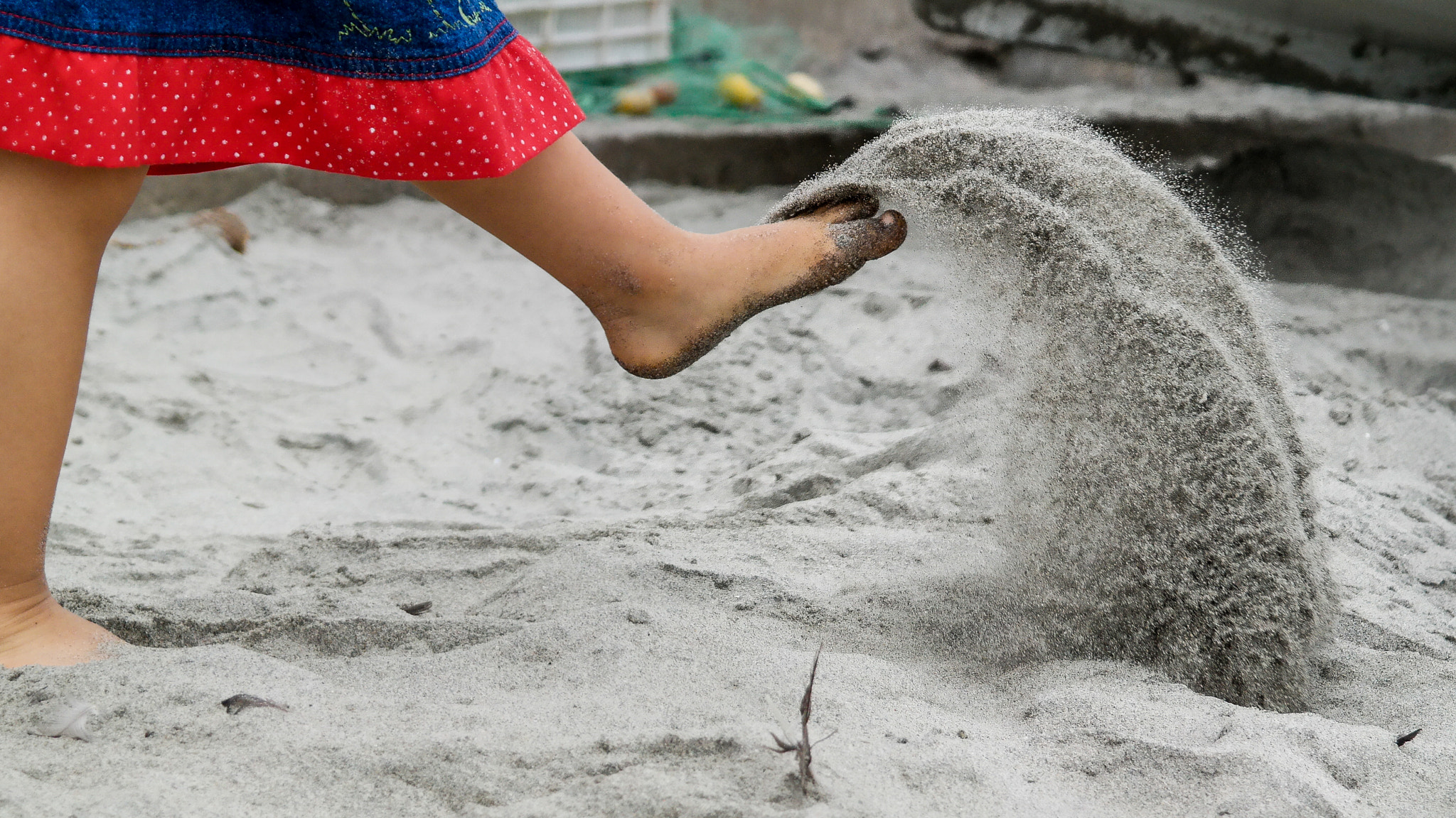 Samsung NX30 + NX 18-55mm F3.5-5.6 sample photo. Beach time! photography