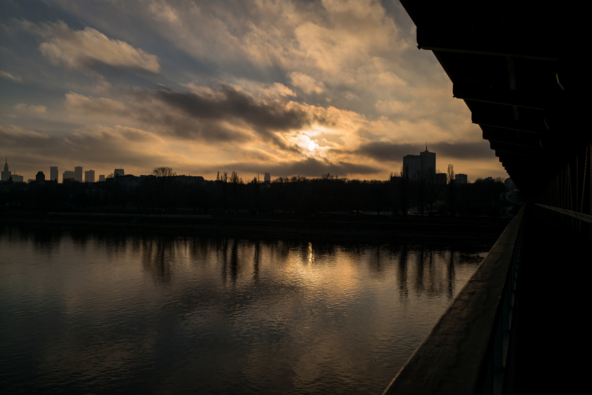 Summicron-M 1:2/28 ASPH. sample photo. Warsaw, vistula river - gdanski bridge photography