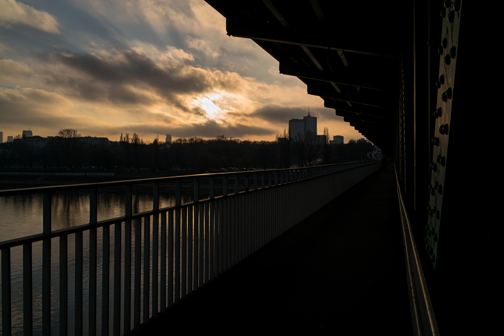 Summicron-M 1:2/28 ASPH. sample photo. Warsaw, vistula river - gdanski bridge photography