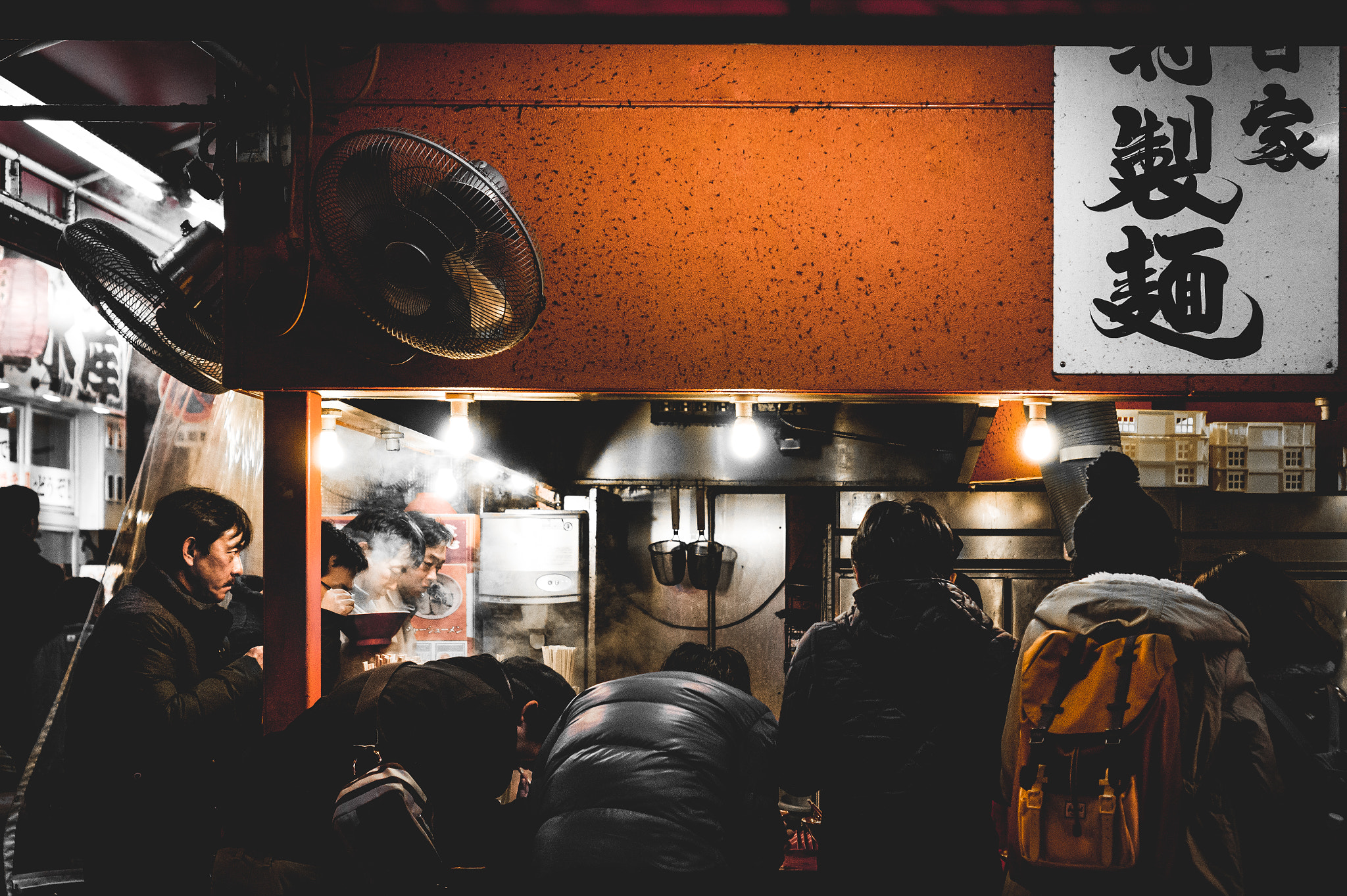 Sony Alpha a3000 + Sony E 35mm F1.8 OSS sample photo. Ramen stall photography