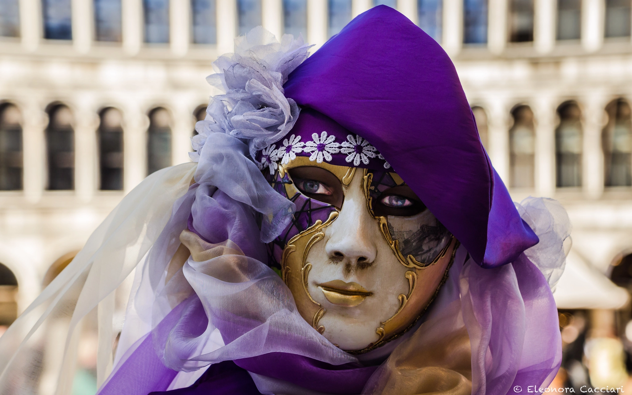 Canon EF-S 18-135mm F3.5-5.6 IS STM sample photo. Maschera a venezia (purple one) photography