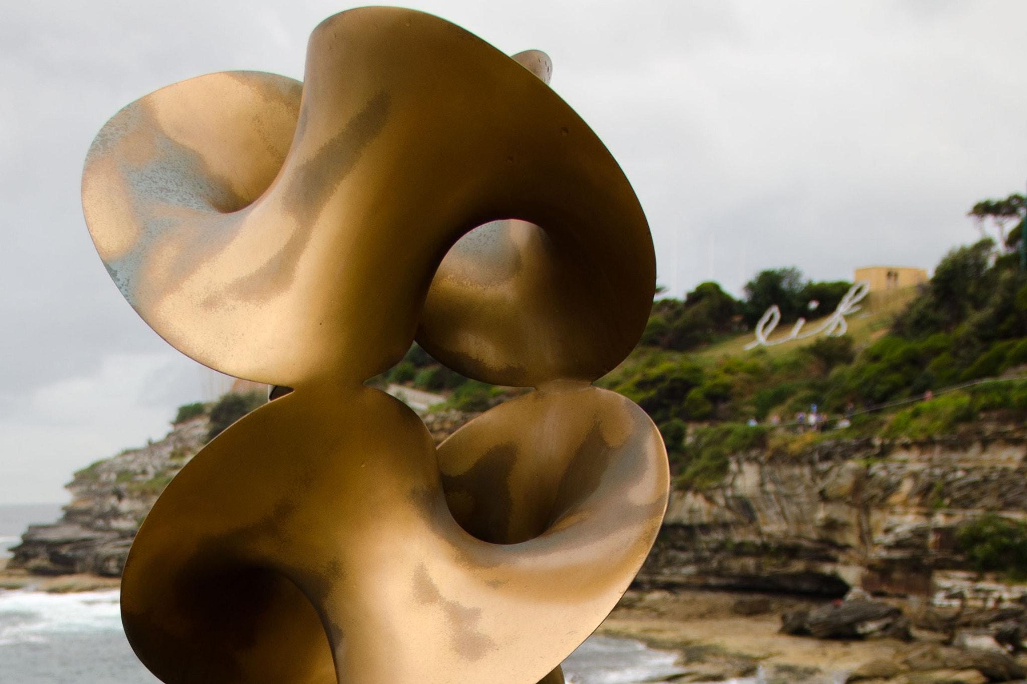 Nikon D5100 + Sigma 18-125mm F3.8-5.6 DC OS HSM sample photo. Sculptures by the sea 2012 photography