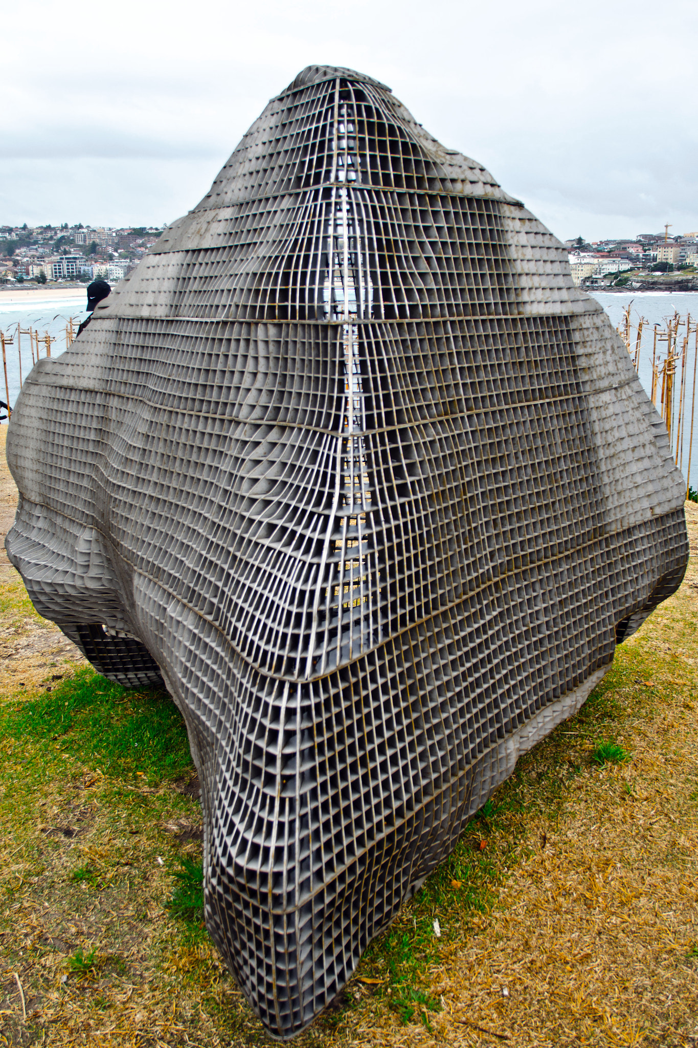 Nikon D5100 + Sigma 18-125mm F3.8-5.6 DC OS HSM sample photo. Sculptures by the sea 2012 photography