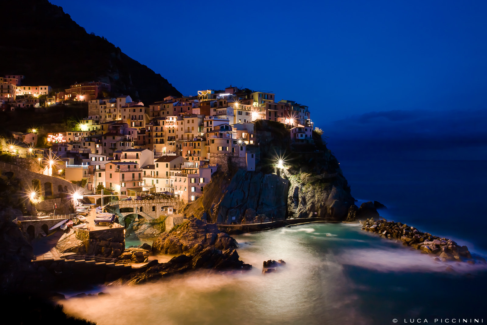 Canon EOS 5D + Canon EF 28mm F1.8 USM sample photo. Manarola by night photography